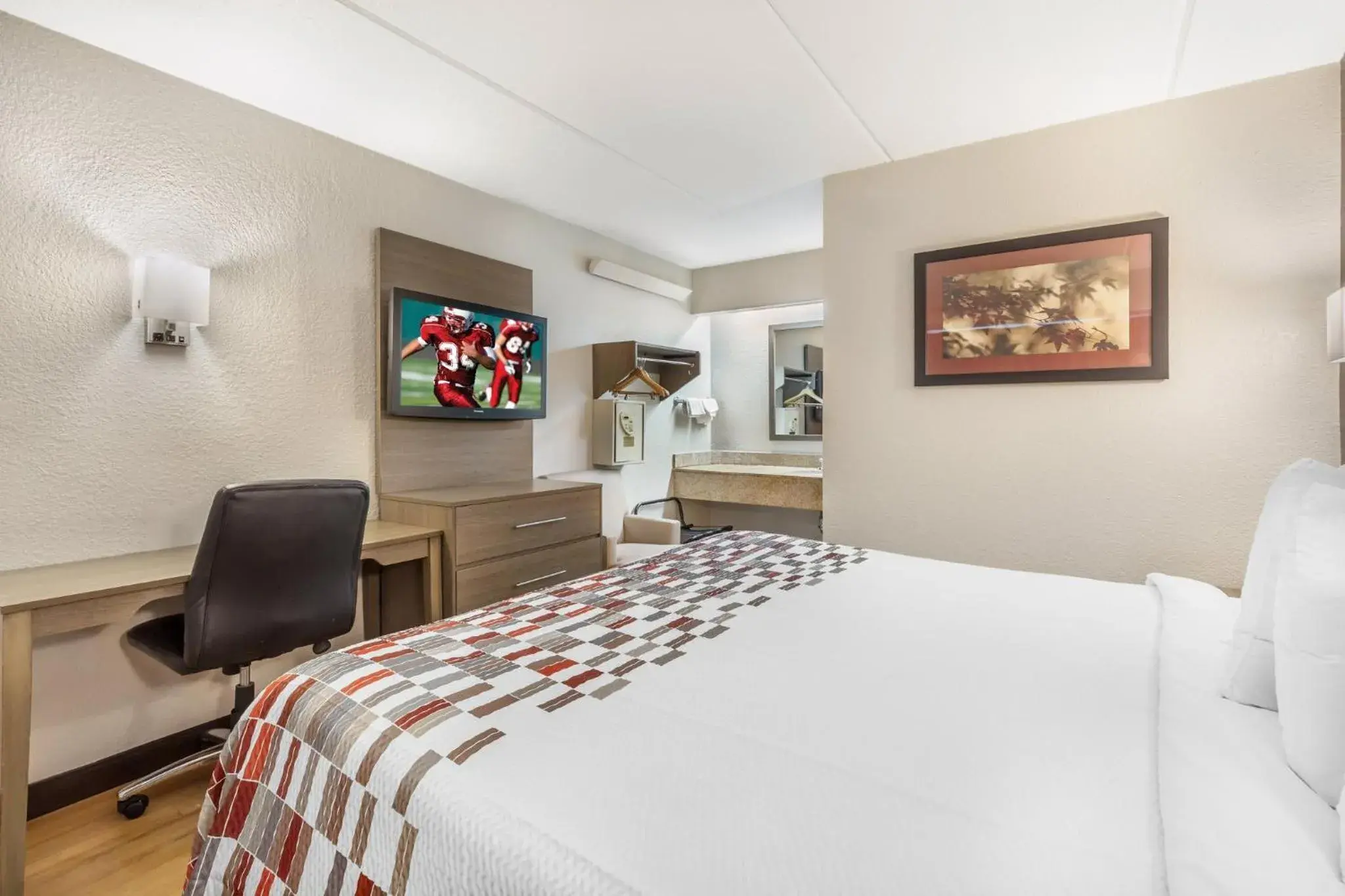 Standard King Room Smoke Free in Red Roof Inn Durham - Duke Univ Medical Center Standard King Room Smoke Free in Red Roof Inn Durham - Duke Univ Medical Center