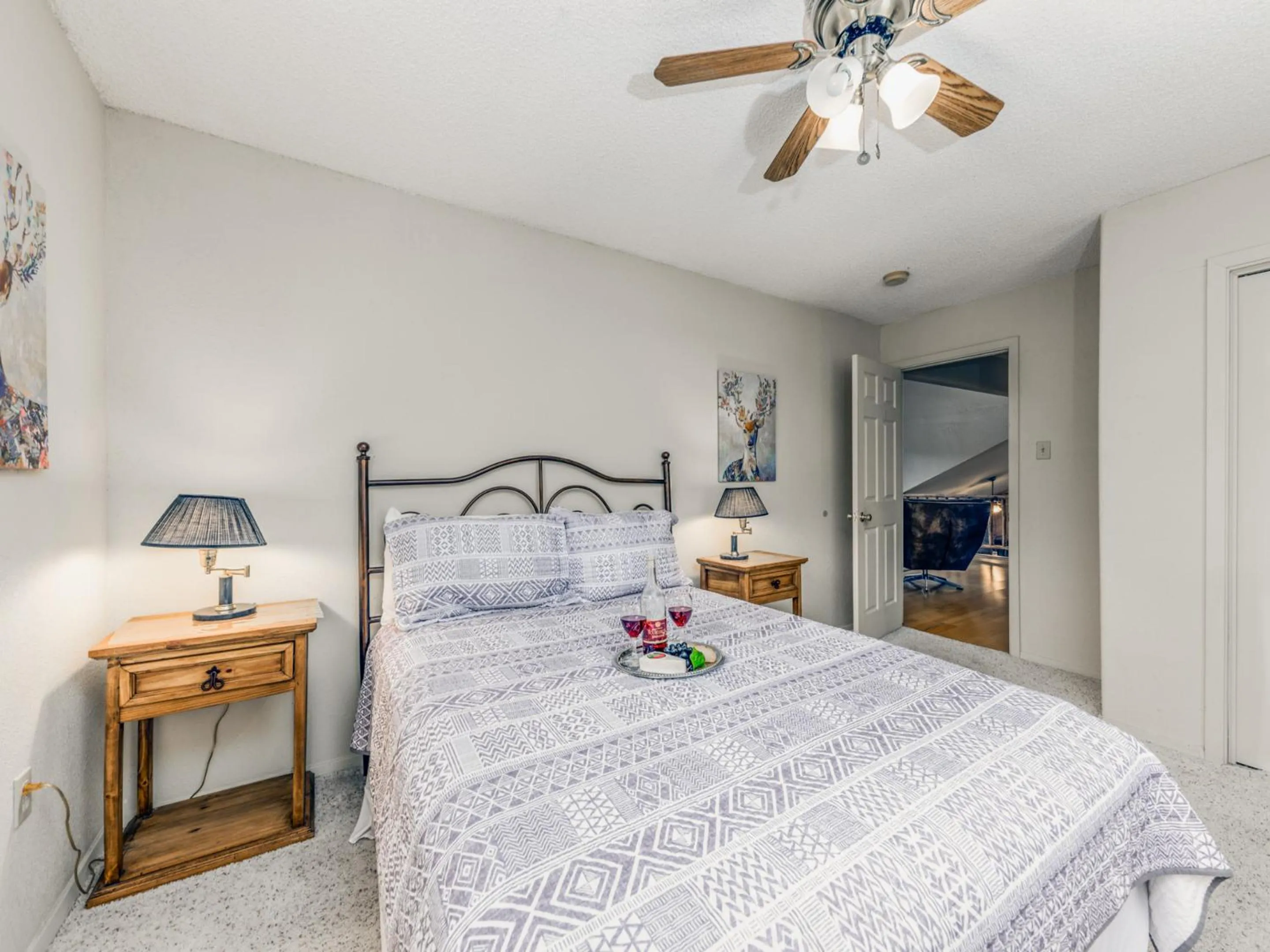 Property building, Bed in Hidden Forest Lodge