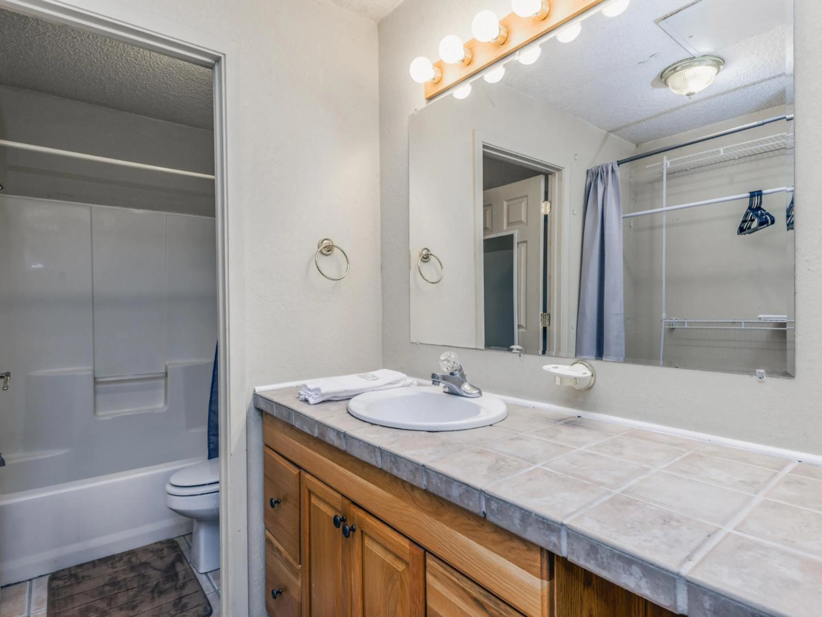 Property building in Hidden Forest Lodge