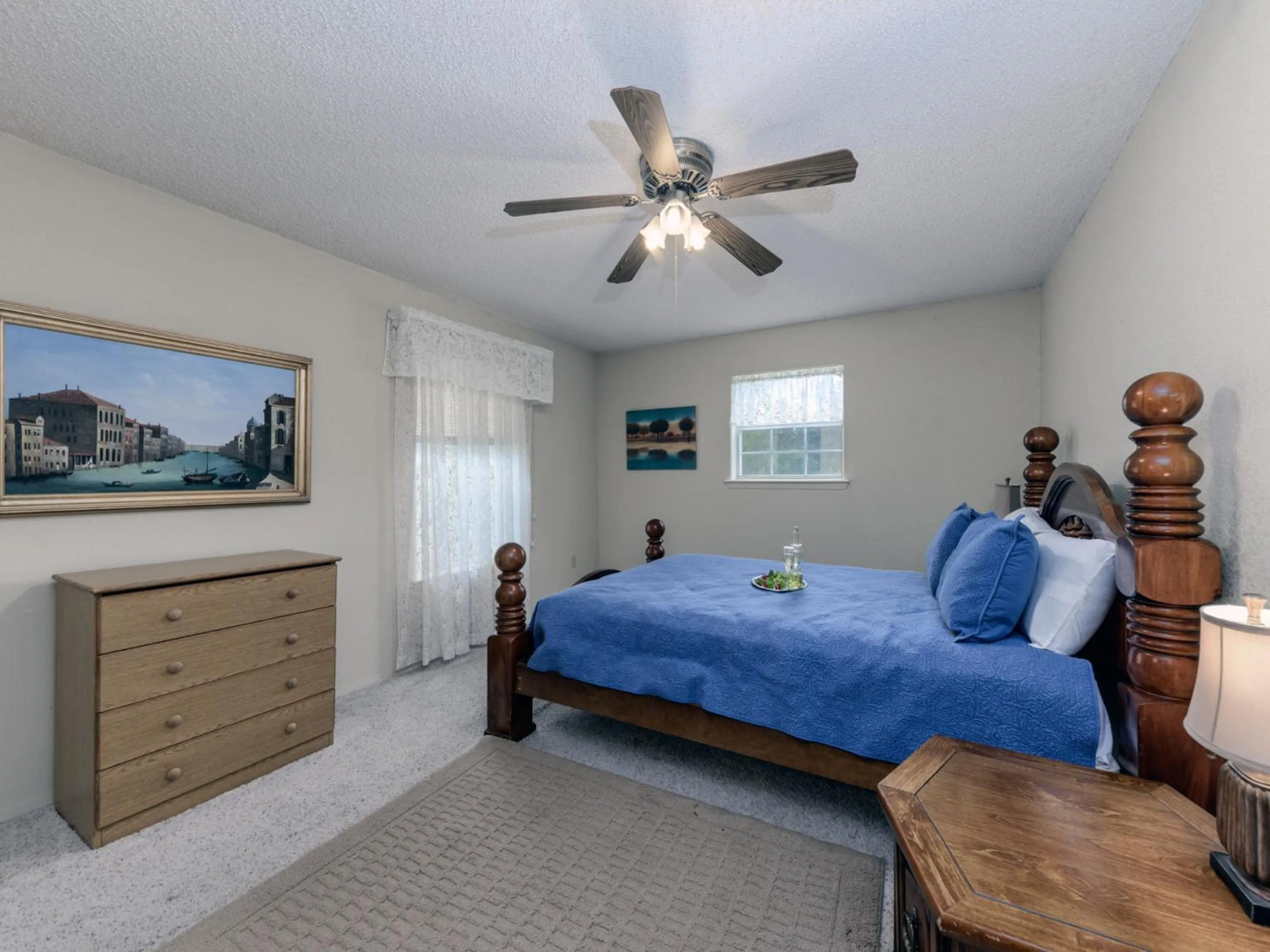 Property building, Bed in Hidden Forest Lodge