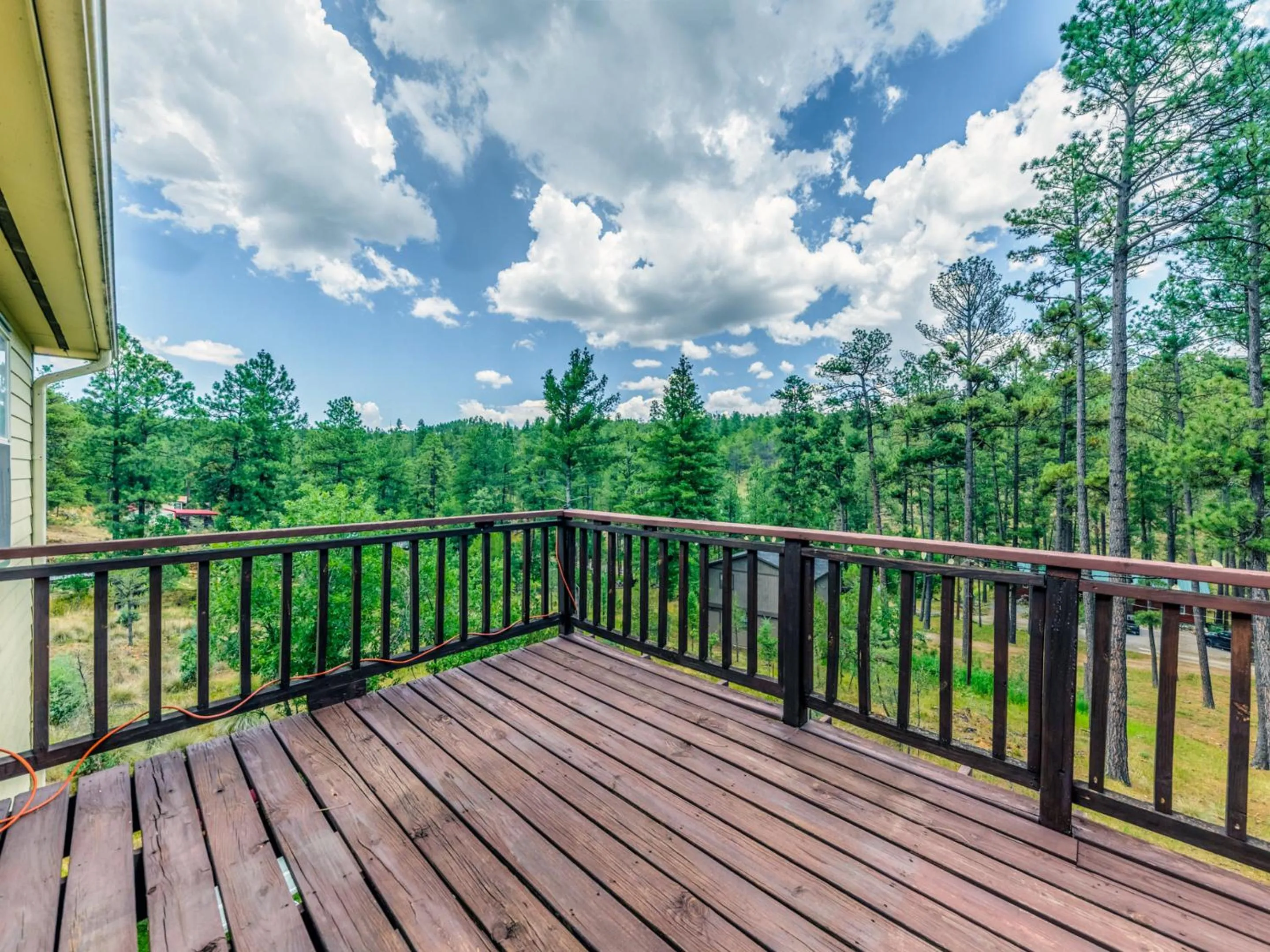 Property building in Hidden Forest Lodge