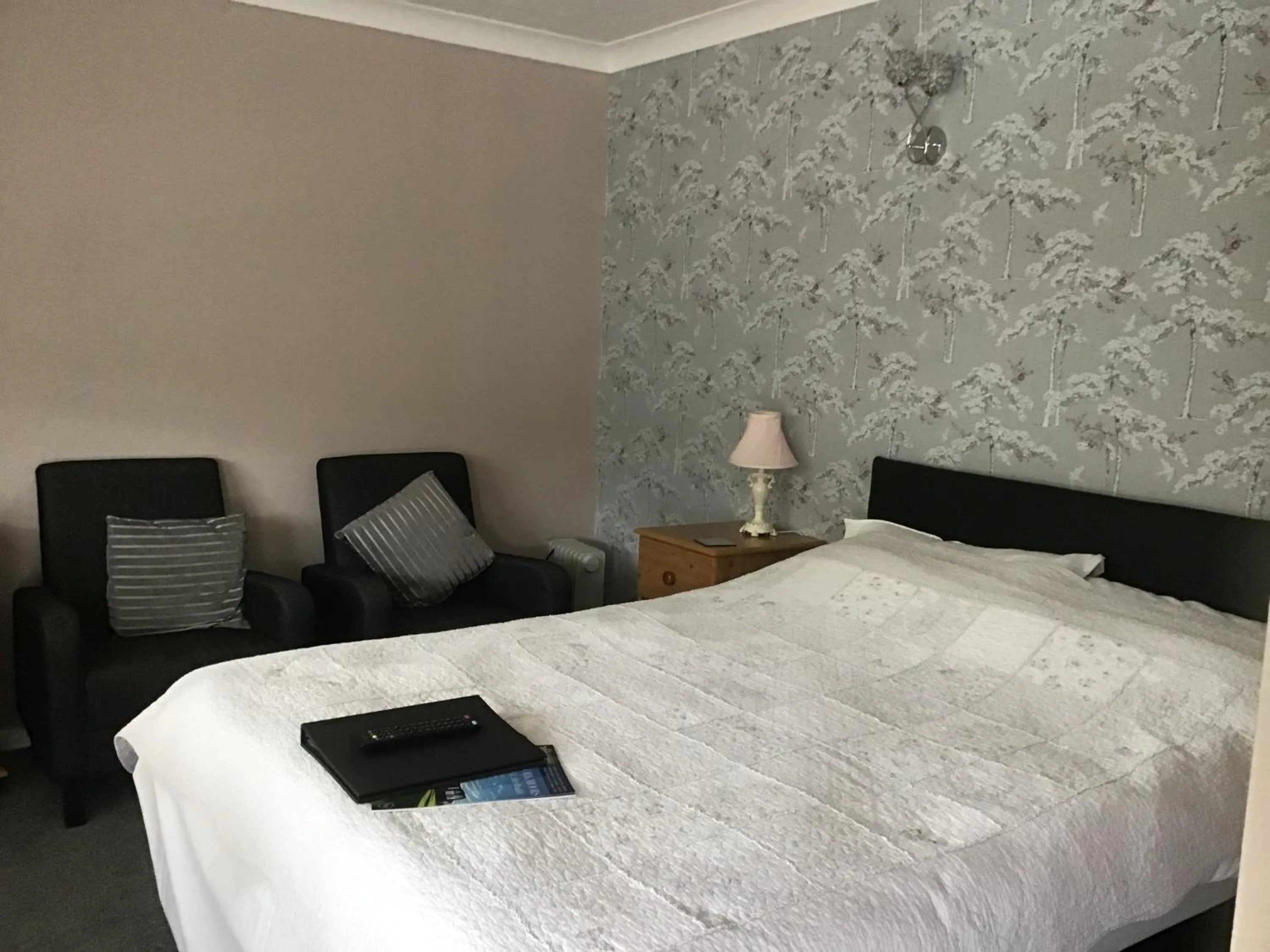 Bedroom, Bed in The New Inn Motel