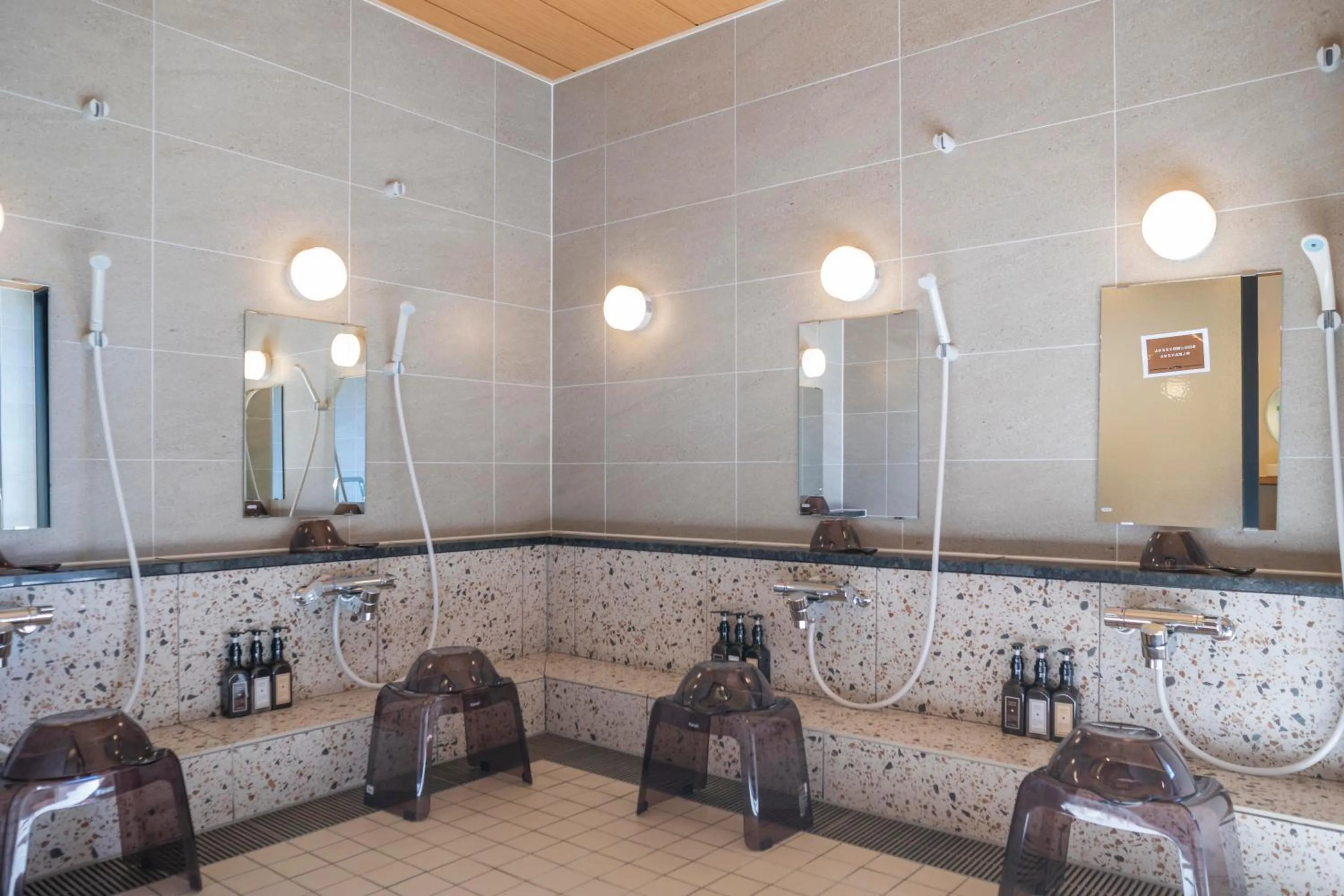 Shower in Glamping&Port結