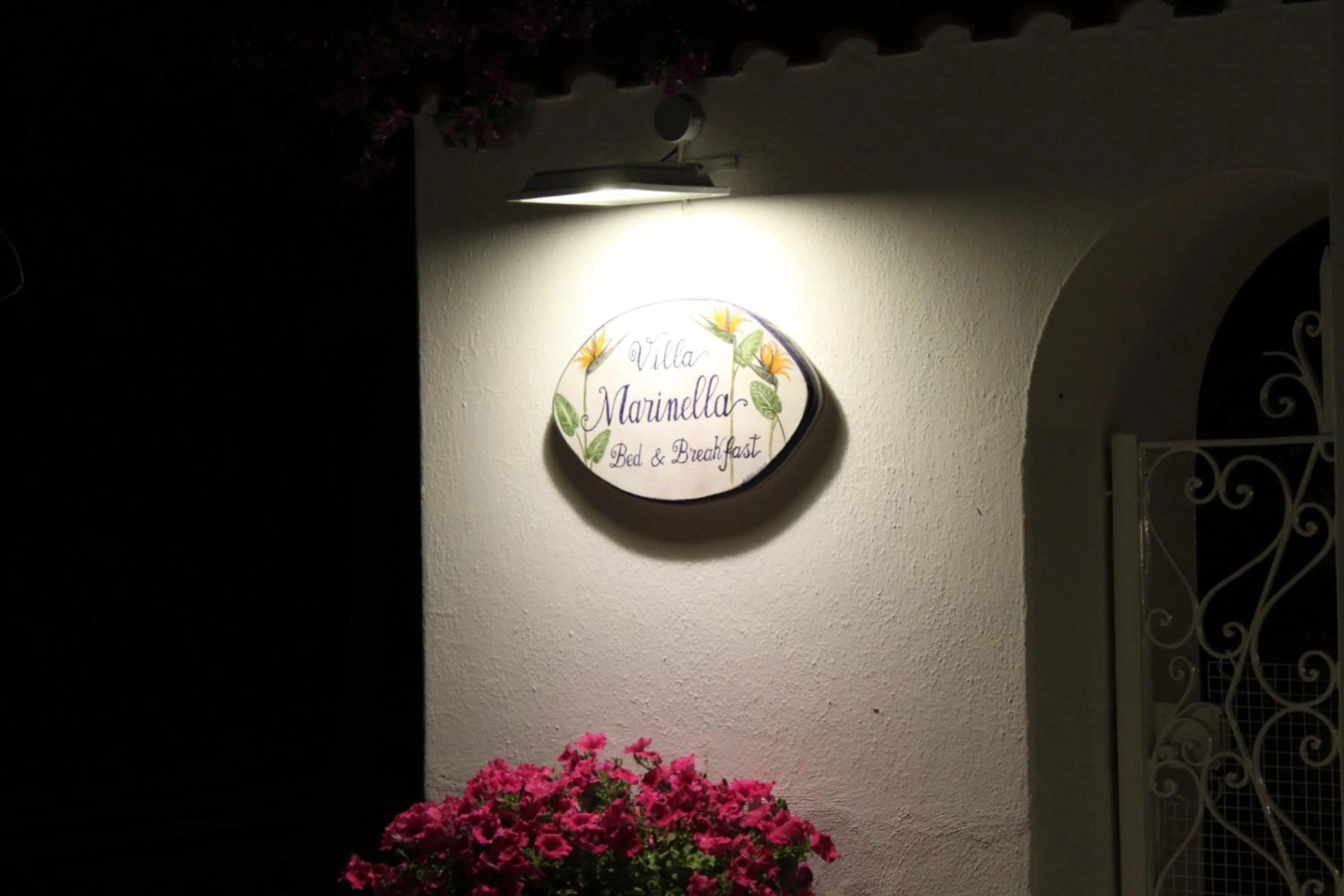 Logo/Certificate/Sign in Villa Marinella