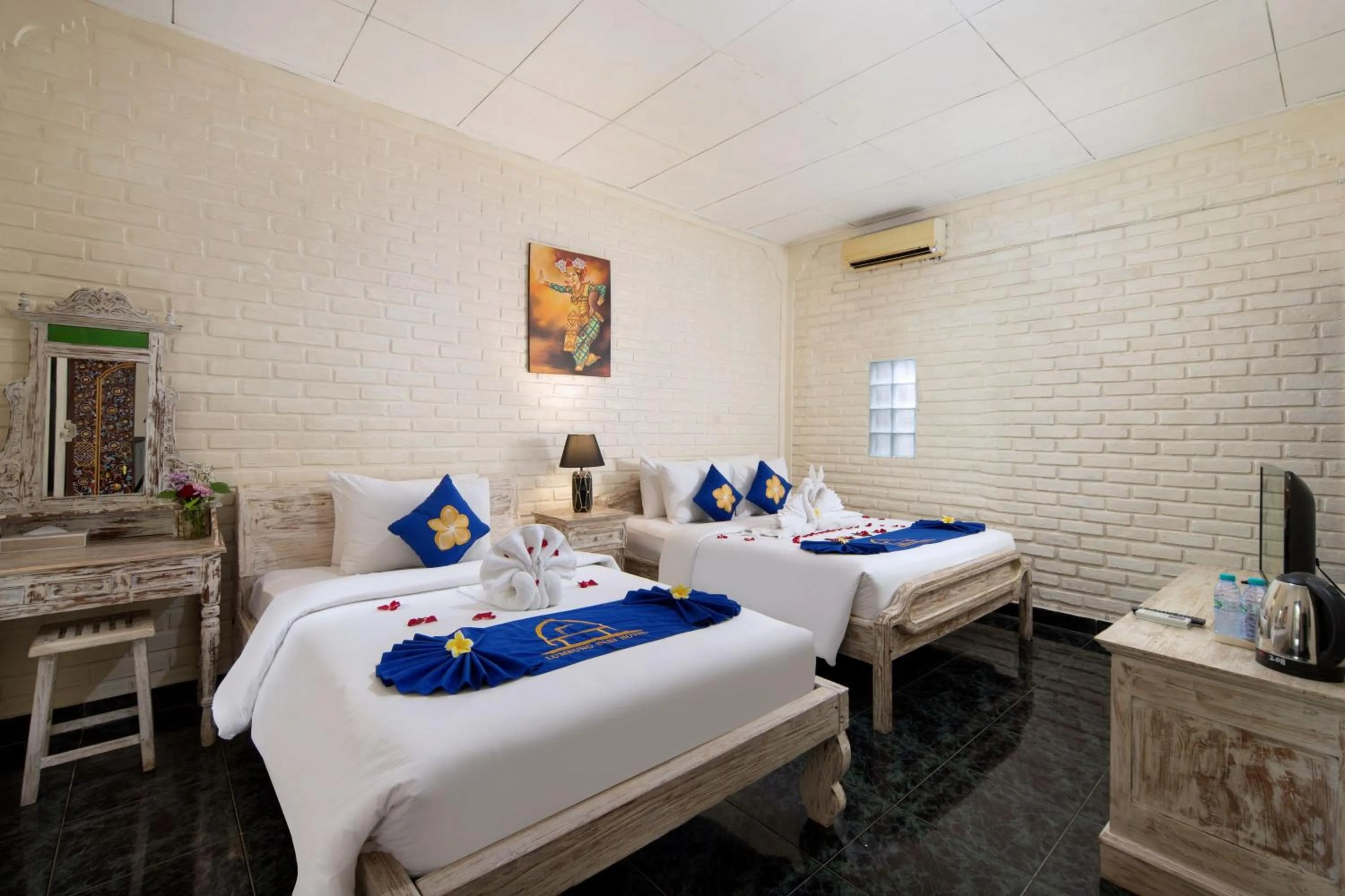 Bedroom, Bed in Lumbung Sari Hotel Legian