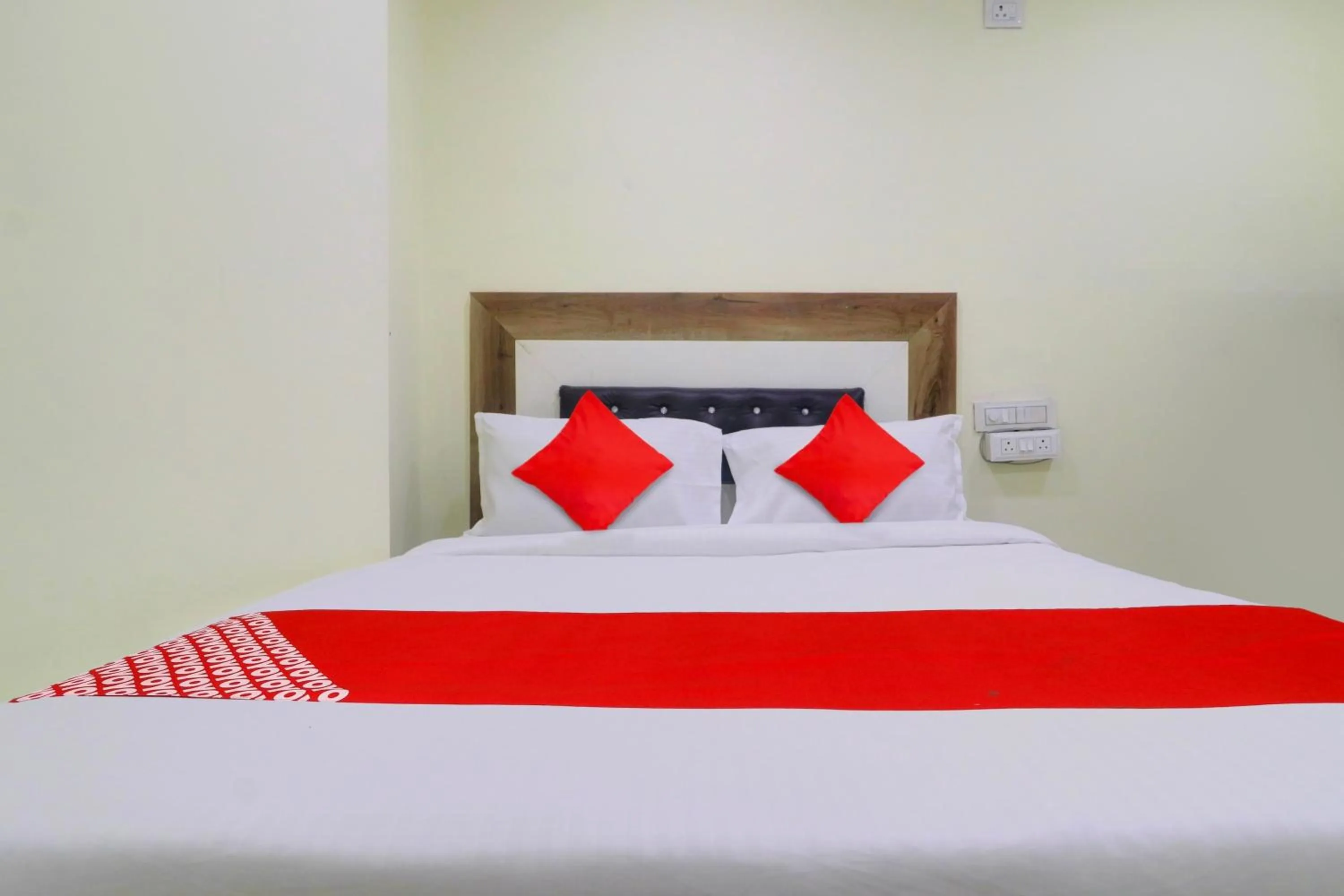 Bedroom, Bed in HOTEL O SHAZEB INTERNATIONAL