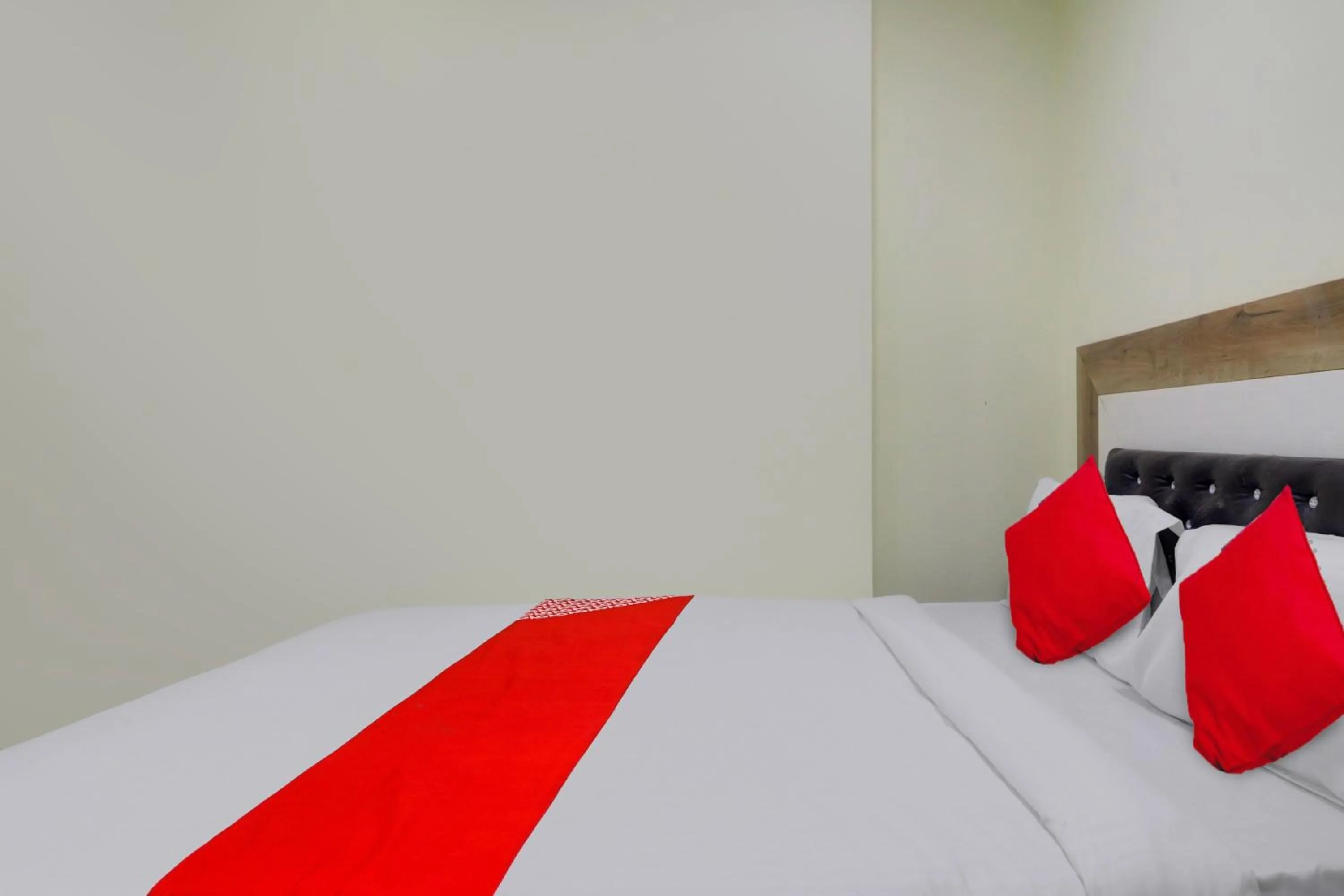 Bedroom, Bed in HOTEL O SHAZEB INTERNATIONAL