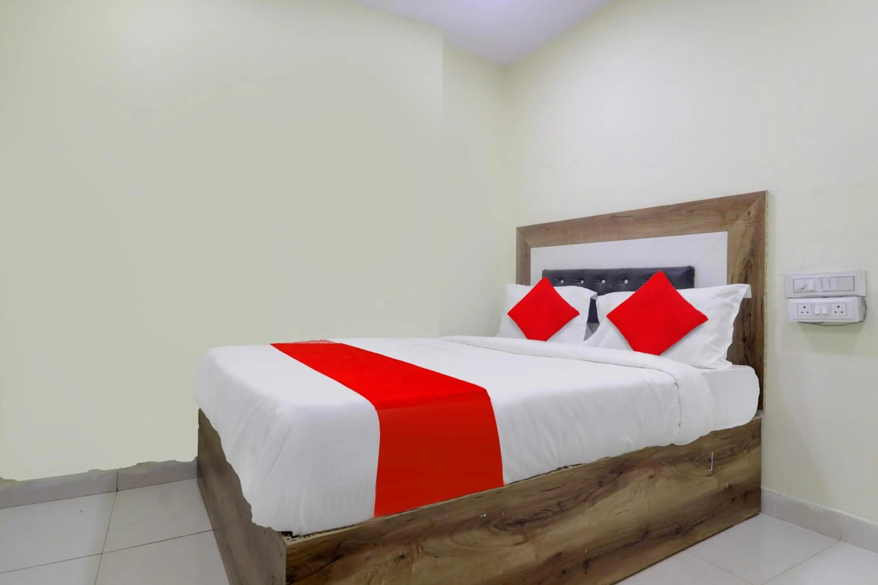 Bedroom, Bed in HOTEL O SHAZEB INTERNATIONAL