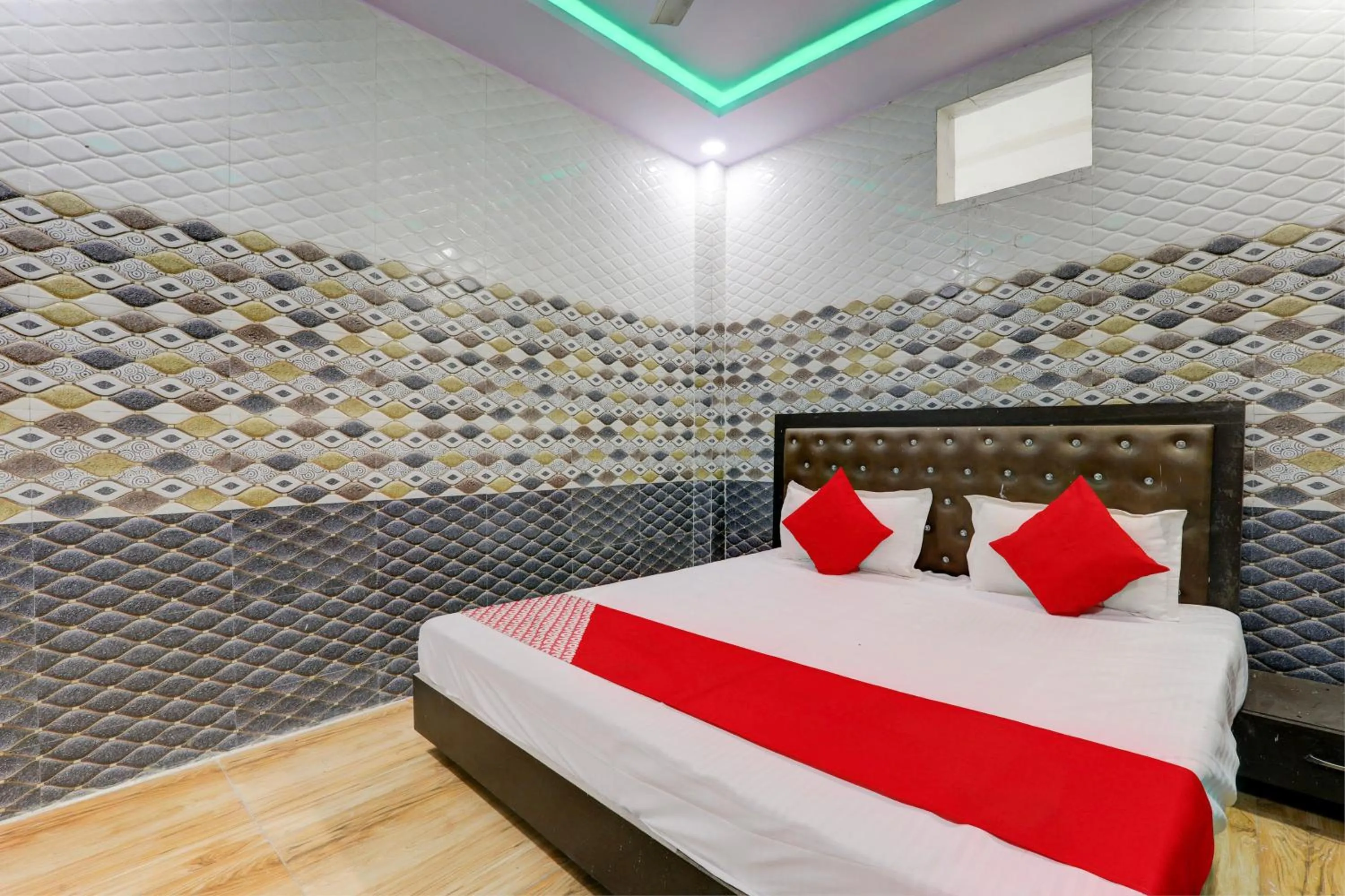 Lobby or reception, Bed in Hotel O Diamond Palace