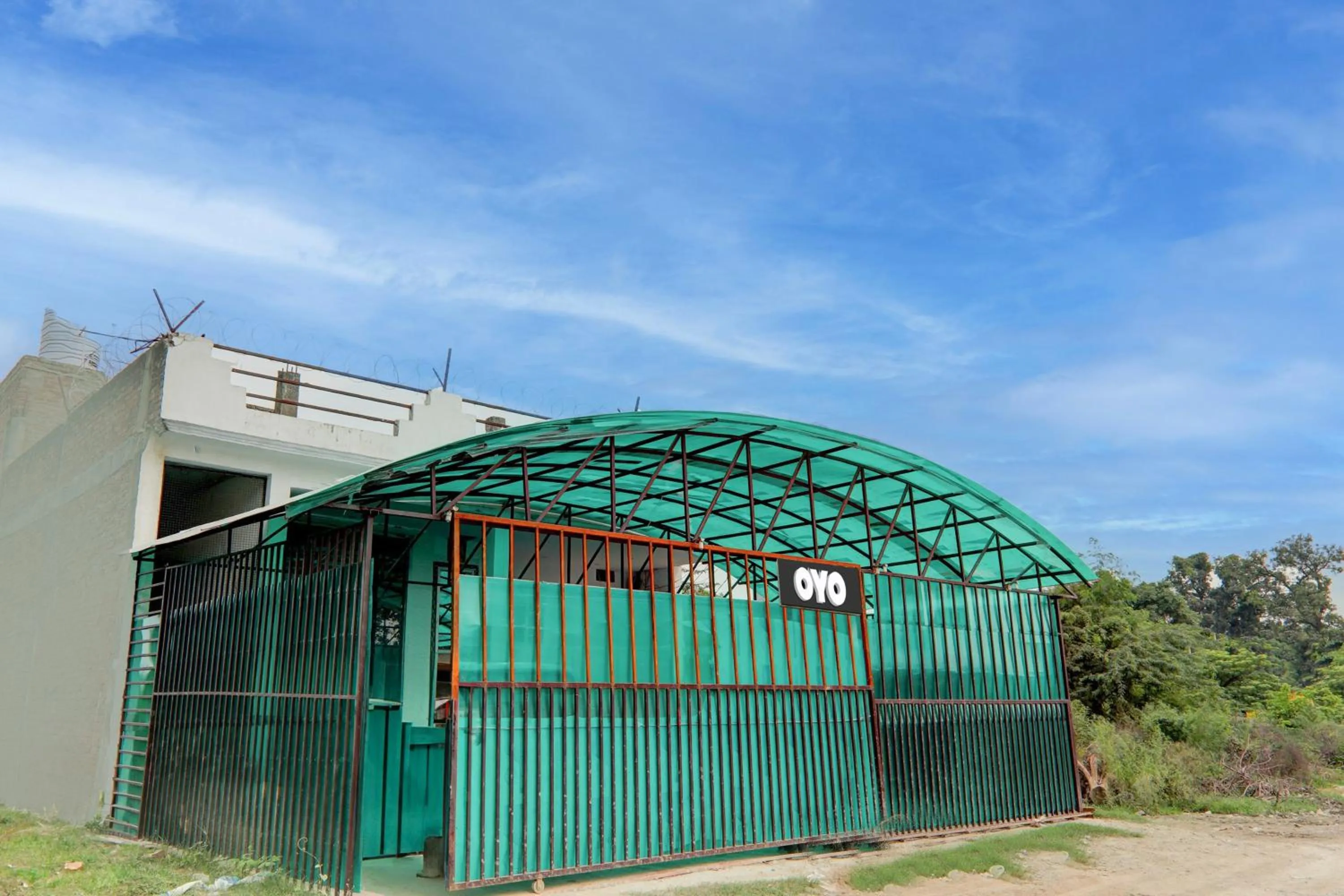 Facade/entrance in Hotel O Diamond Palace