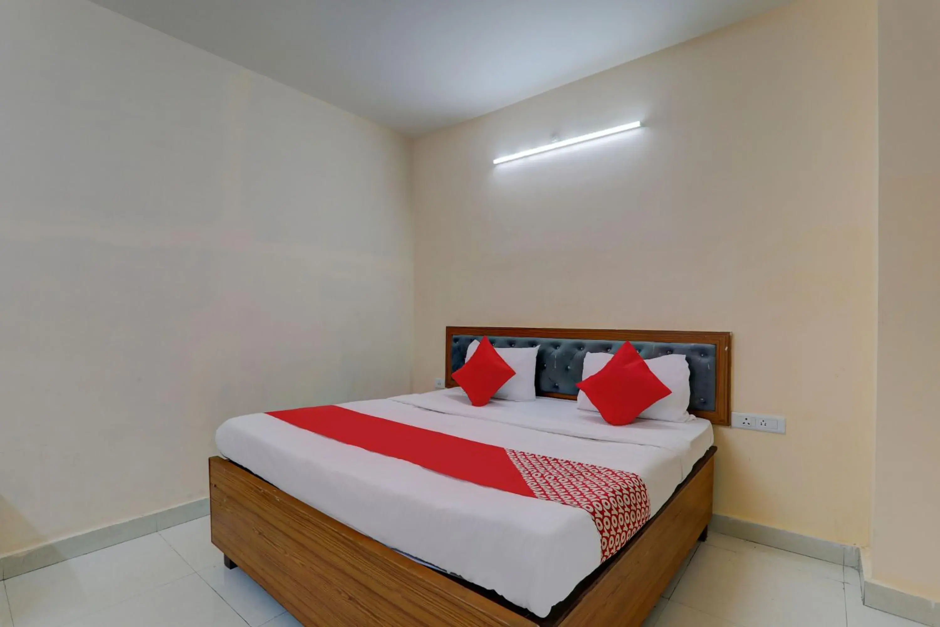 Bedroom, Bed in Hotel O RAAS INN Bedroom, Bed in Hotel O RAAS INN