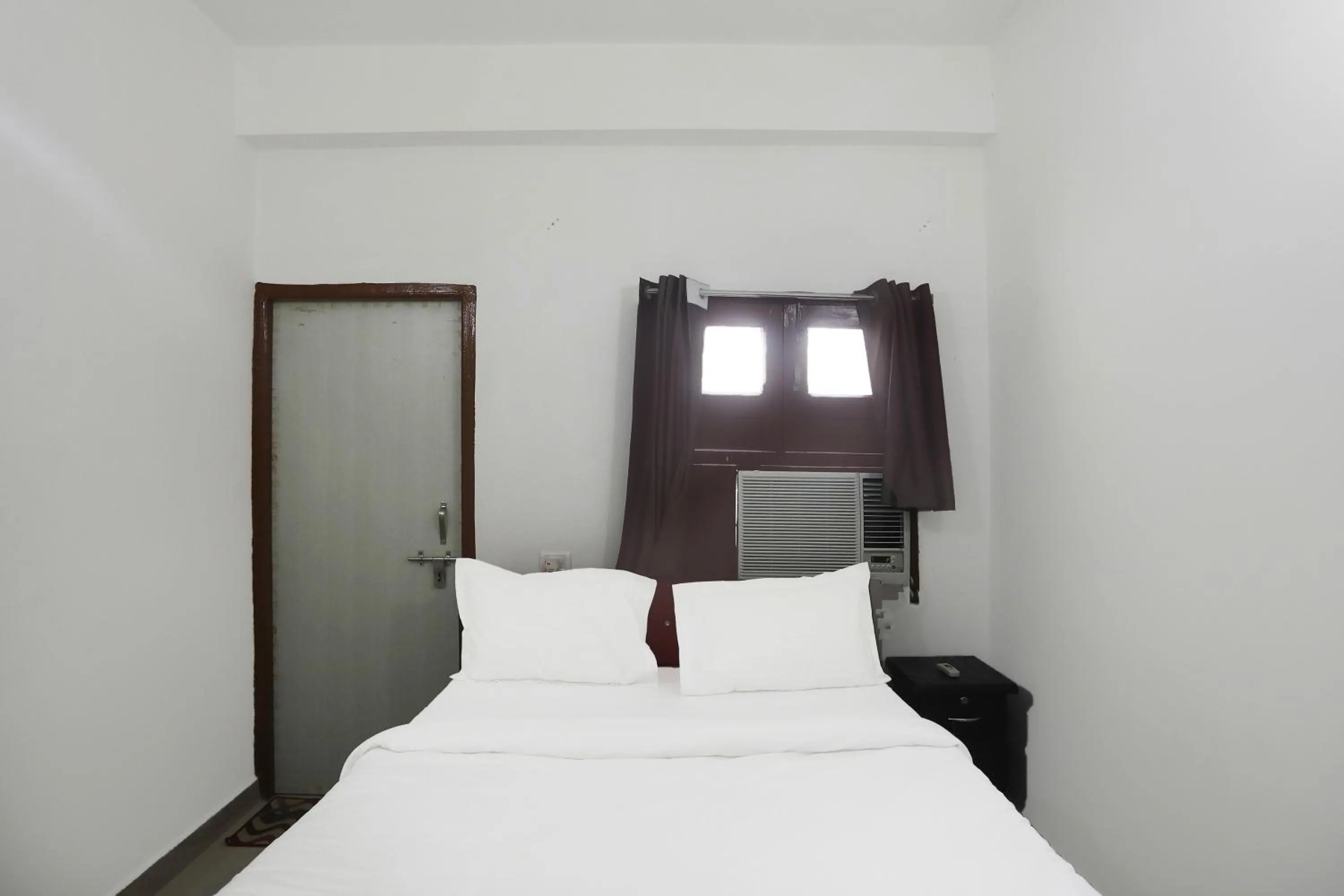 Bedroom, Bed in Hotel O Patliputra View