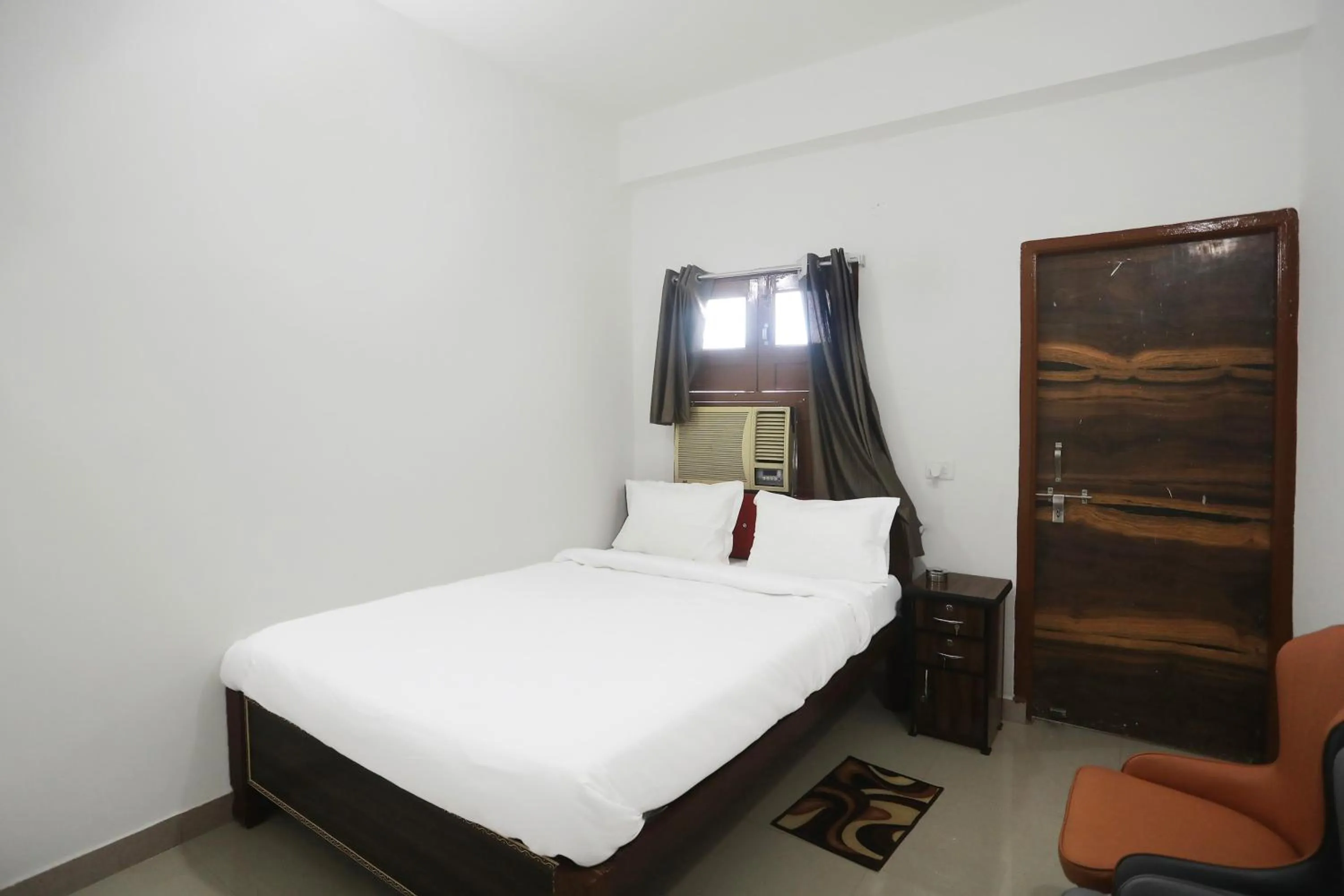 Bedroom, Bed in Hotel O Patliputra View