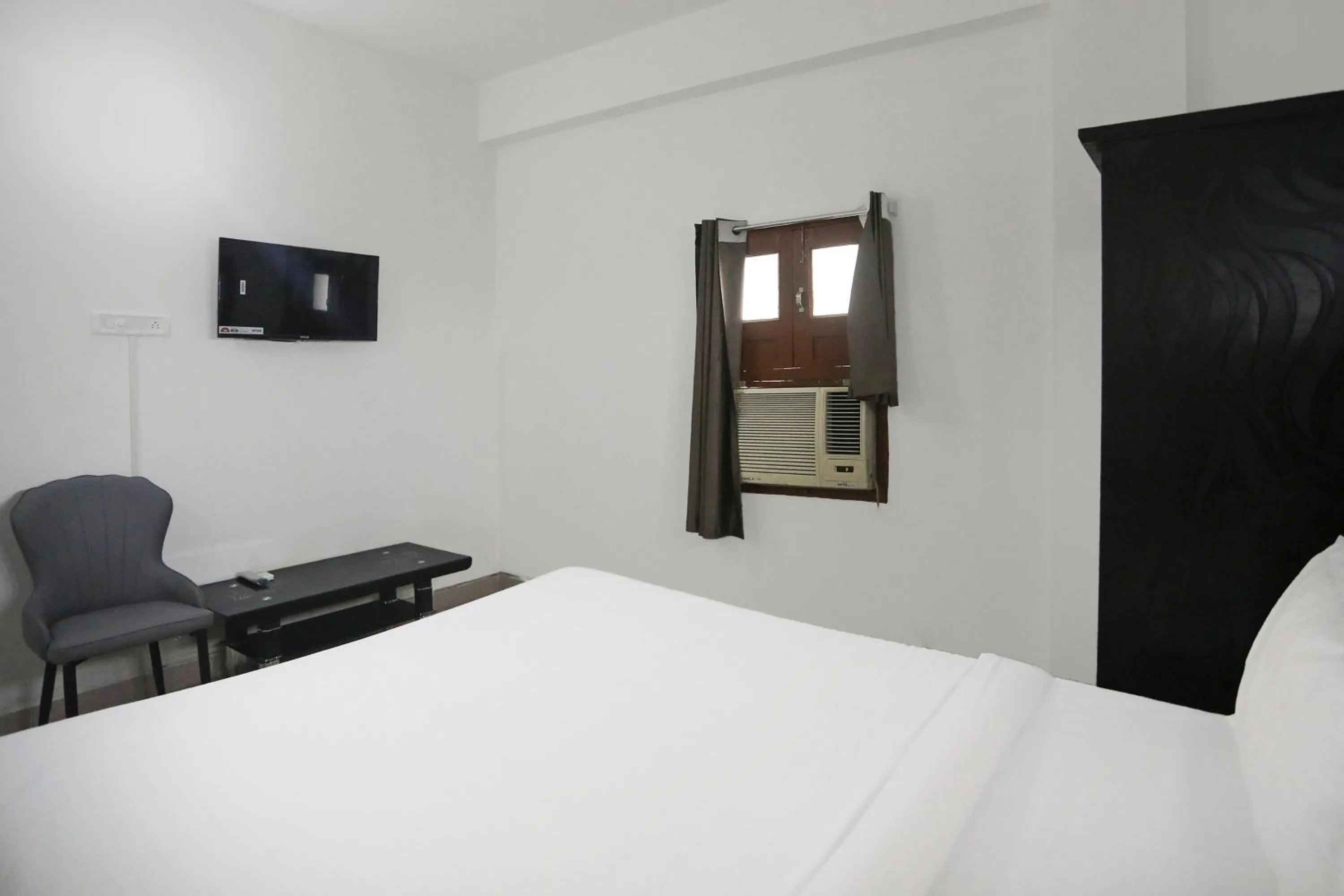 Bedroom, Bed in Hotel O Patliputra View