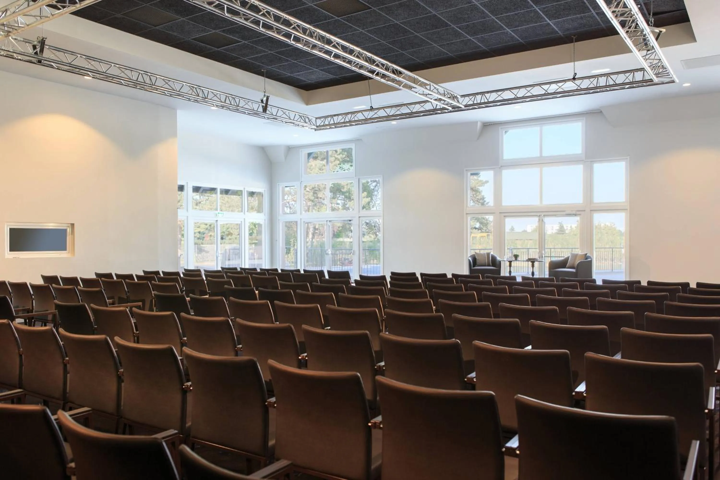 Meeting/conference room in Renaissance Paris Hippodrome de St. Cloud Hotel