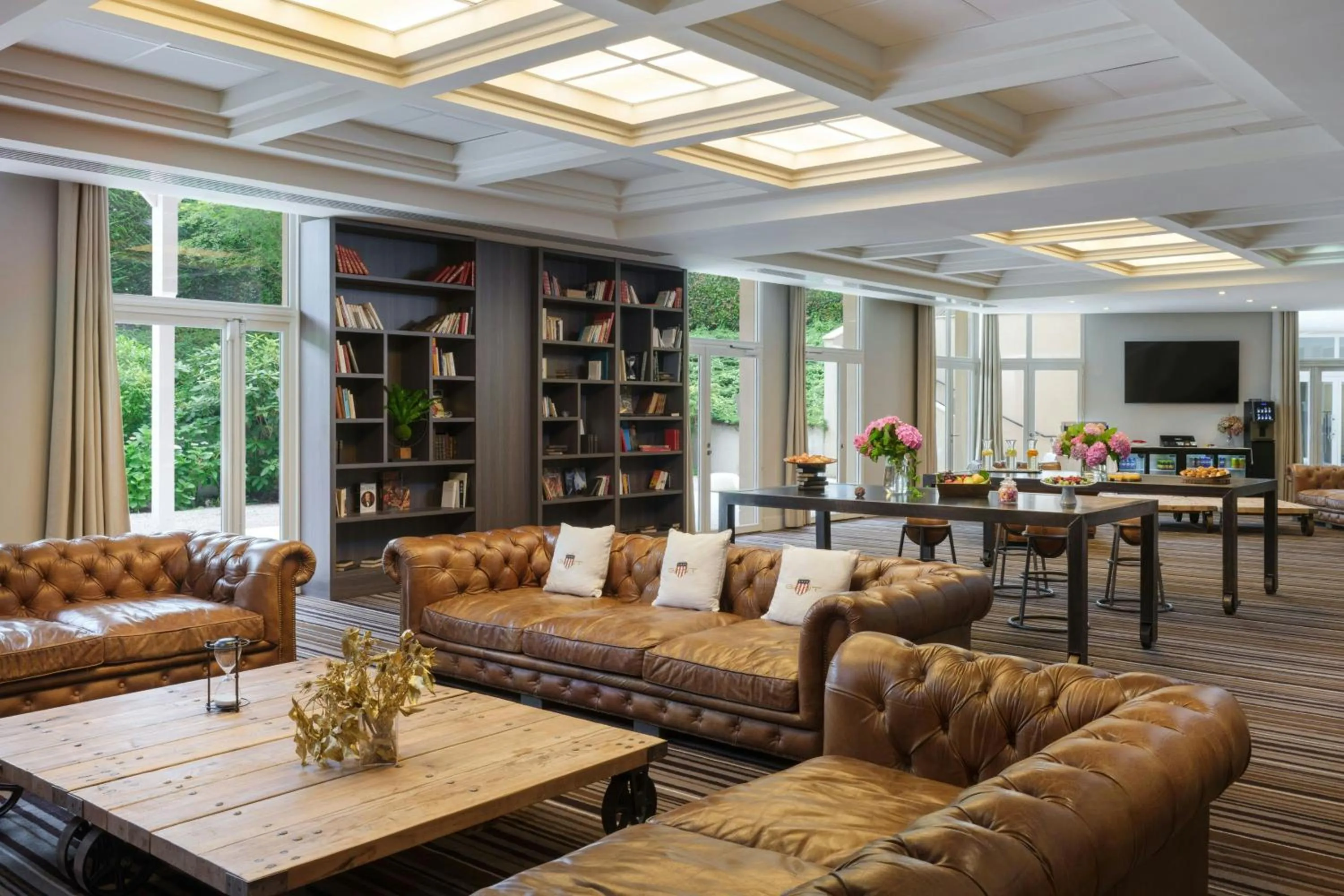 Meeting/conference room in Renaissance Paris Hippodrome de St. Cloud Hotel