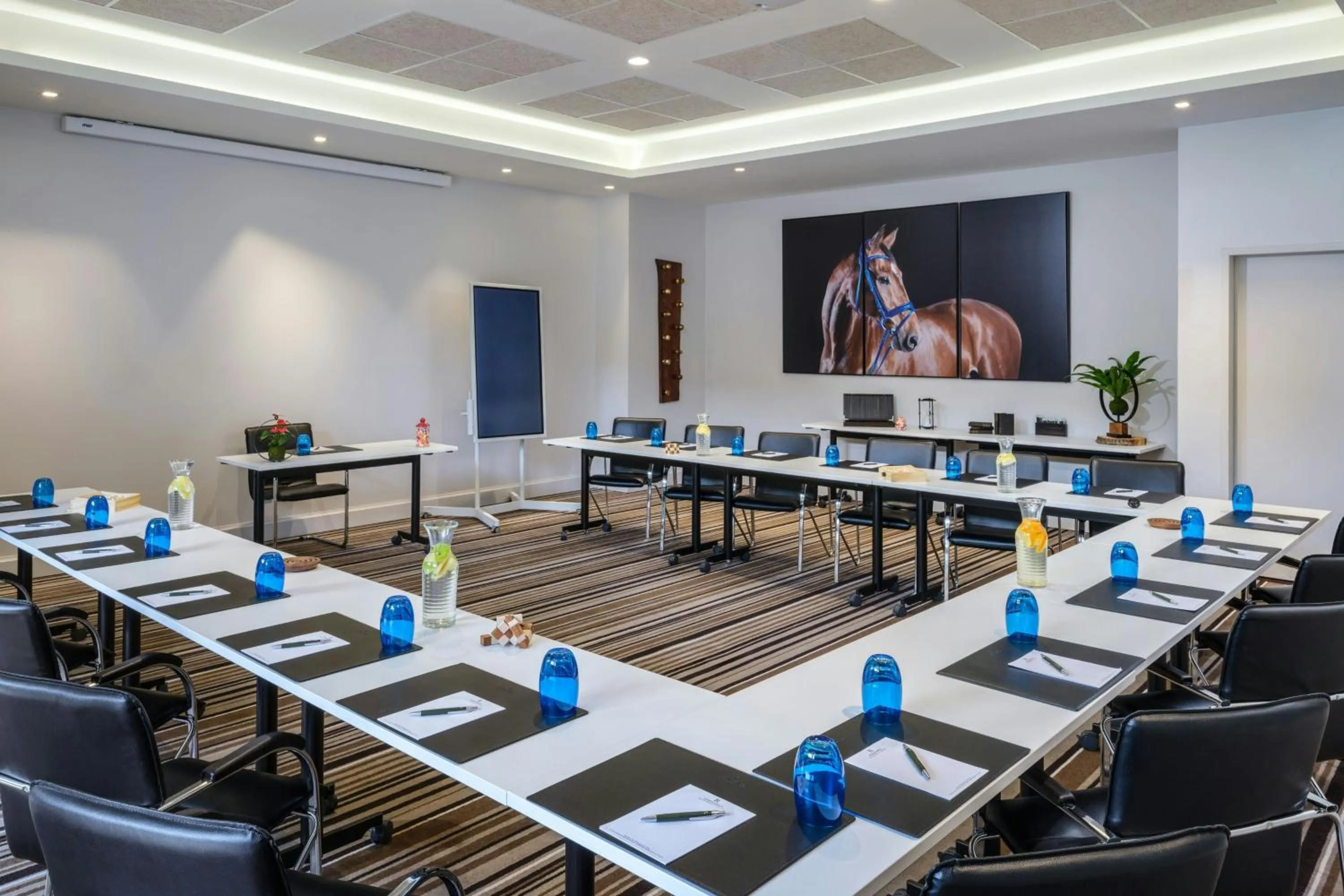 Meeting/conference room in Renaissance Paris Hippodrome de St. Cloud Hotel
