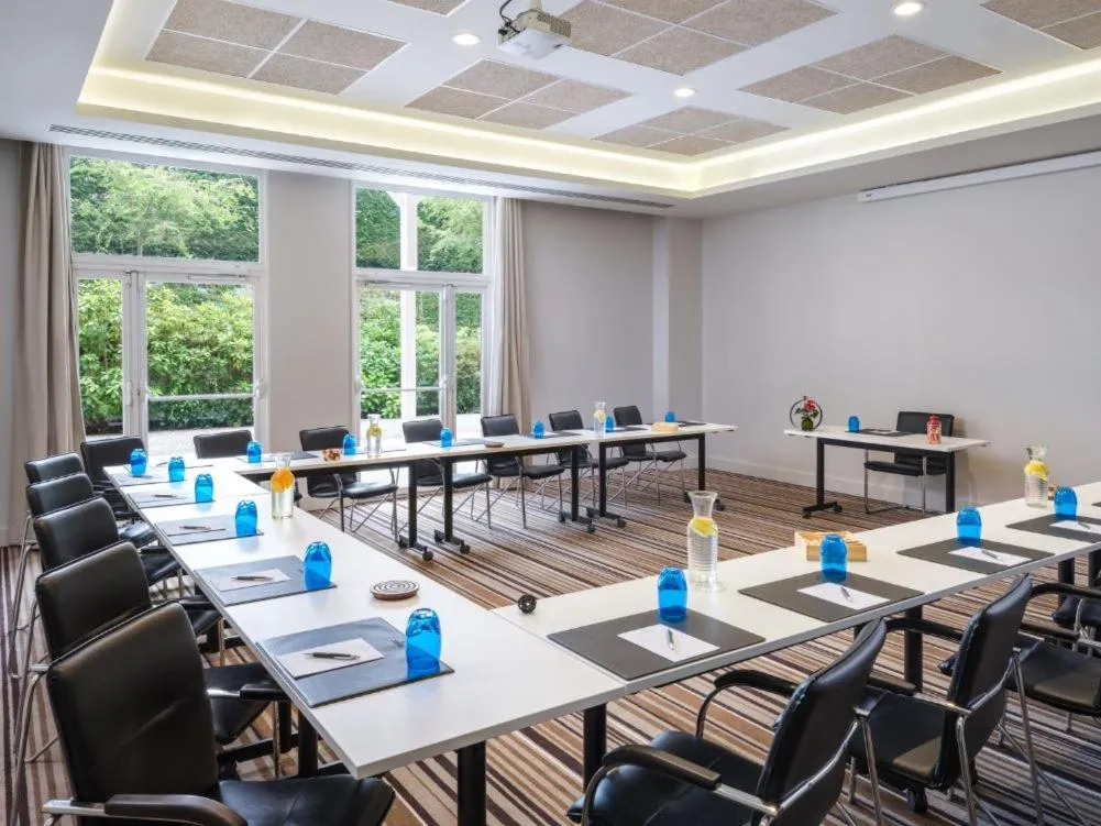 Meeting/conference room in Renaissance Paris Hippodrome de St. Cloud Hotel
