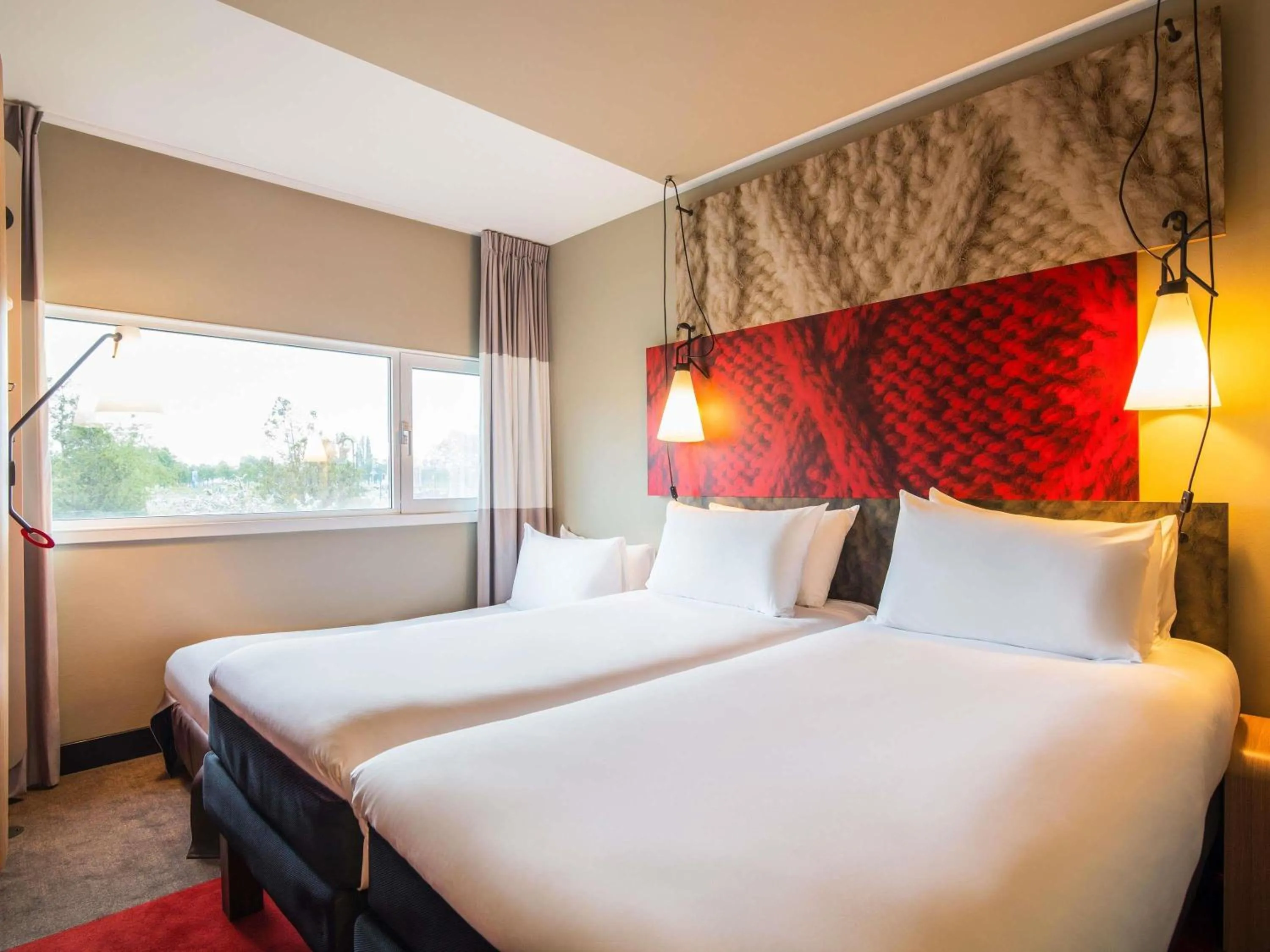 Bedroom, Bed in Ibis Schiphol Amsterdam Airport