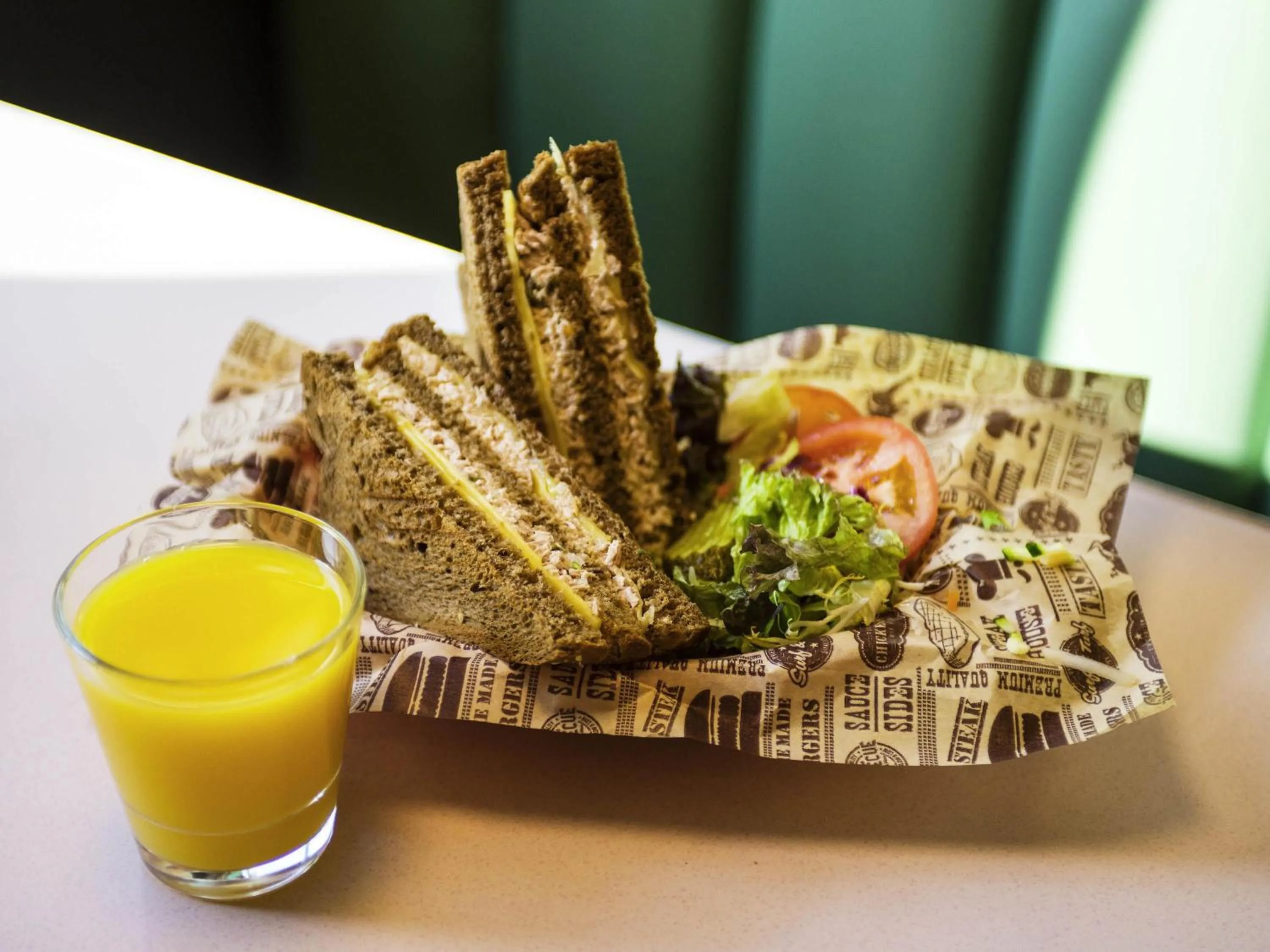 Restaurant/places to eat in Ibis Schiphol Amsterdam Airport