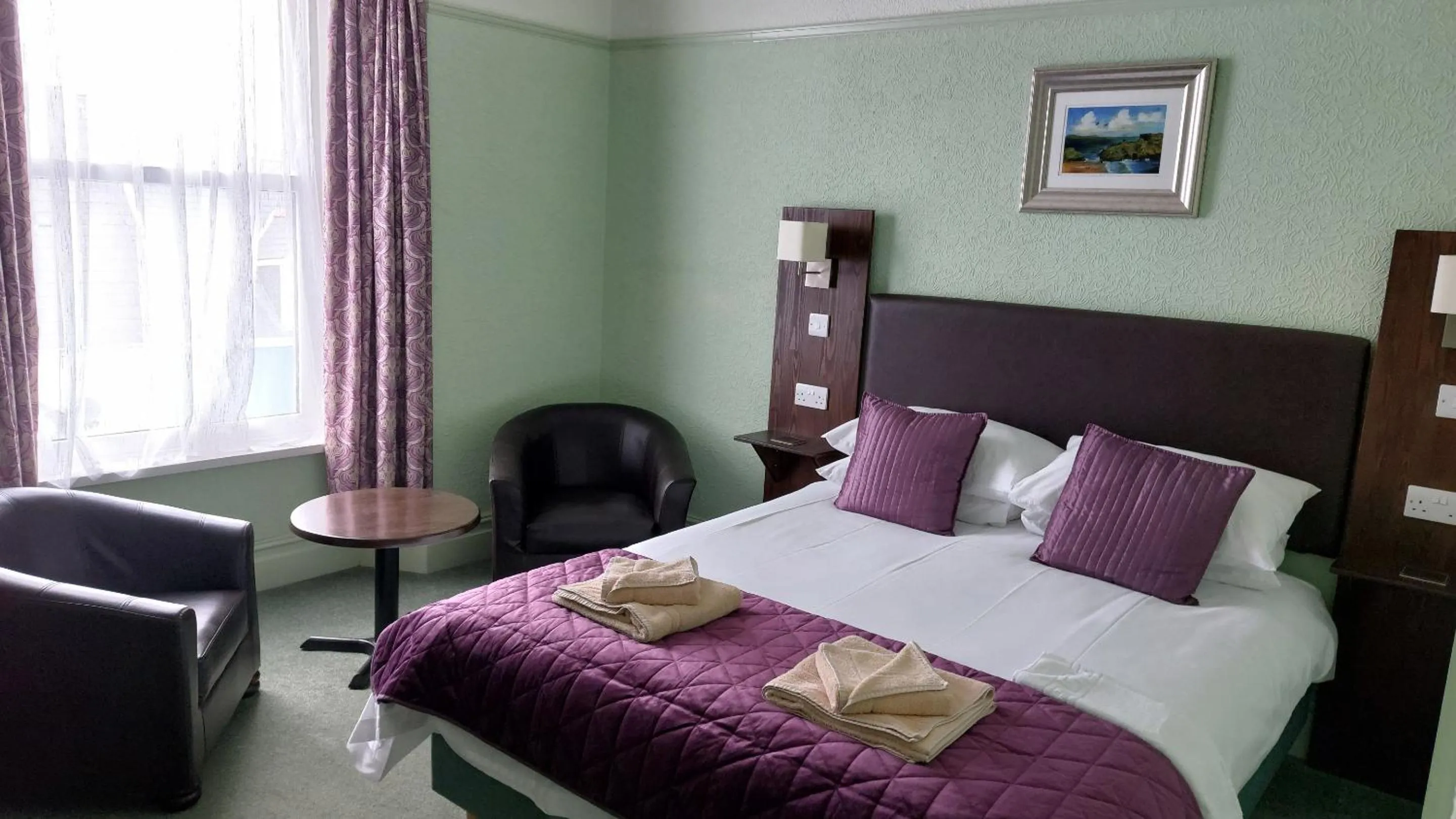 Bedroom, Bed in Southcliff Guest House