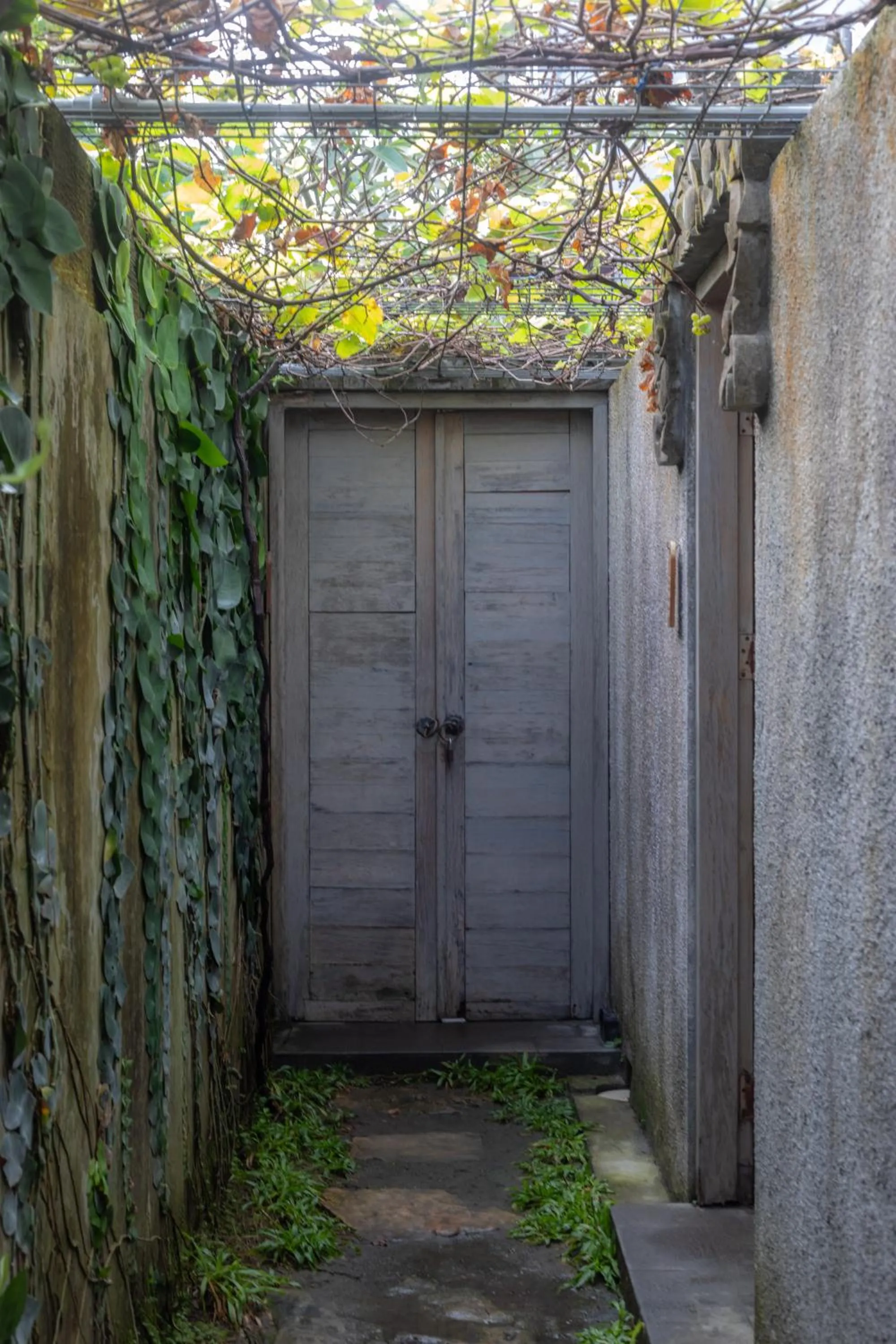 Facade/entrance in ME Villa Kayu Tulang