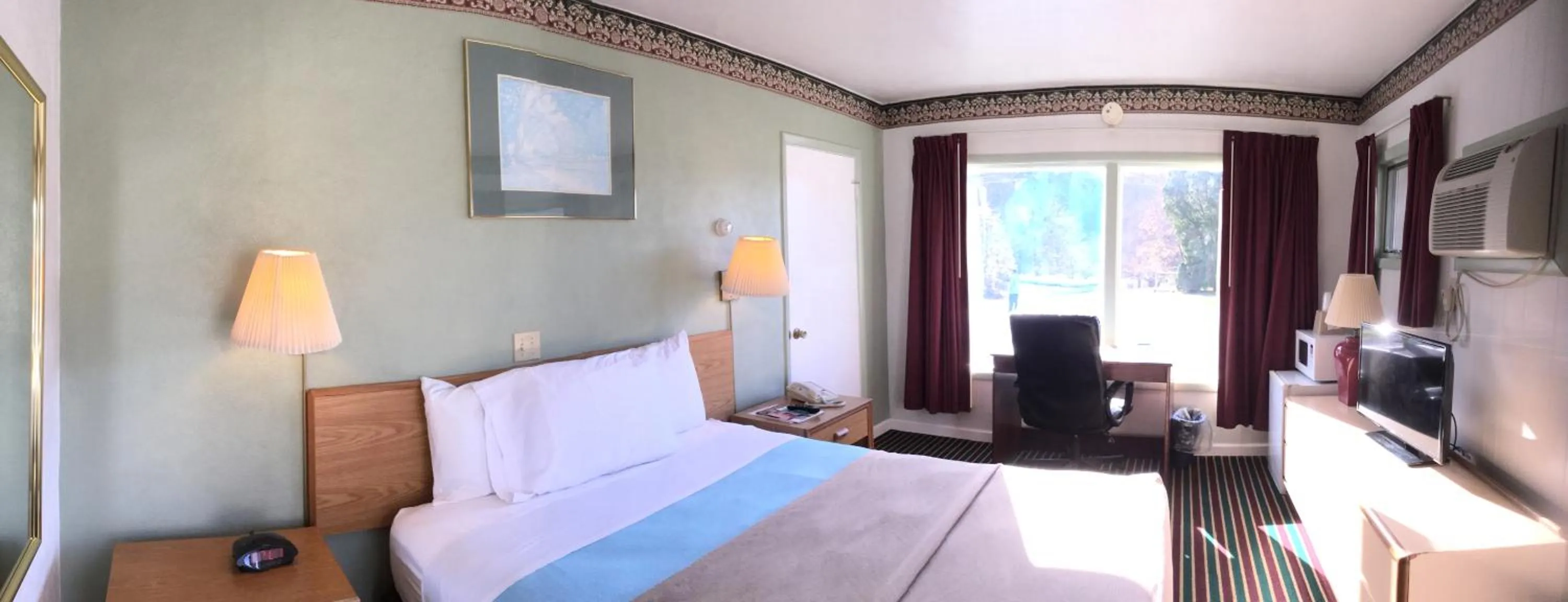 Bedroom, Bed in Mahoning Inn