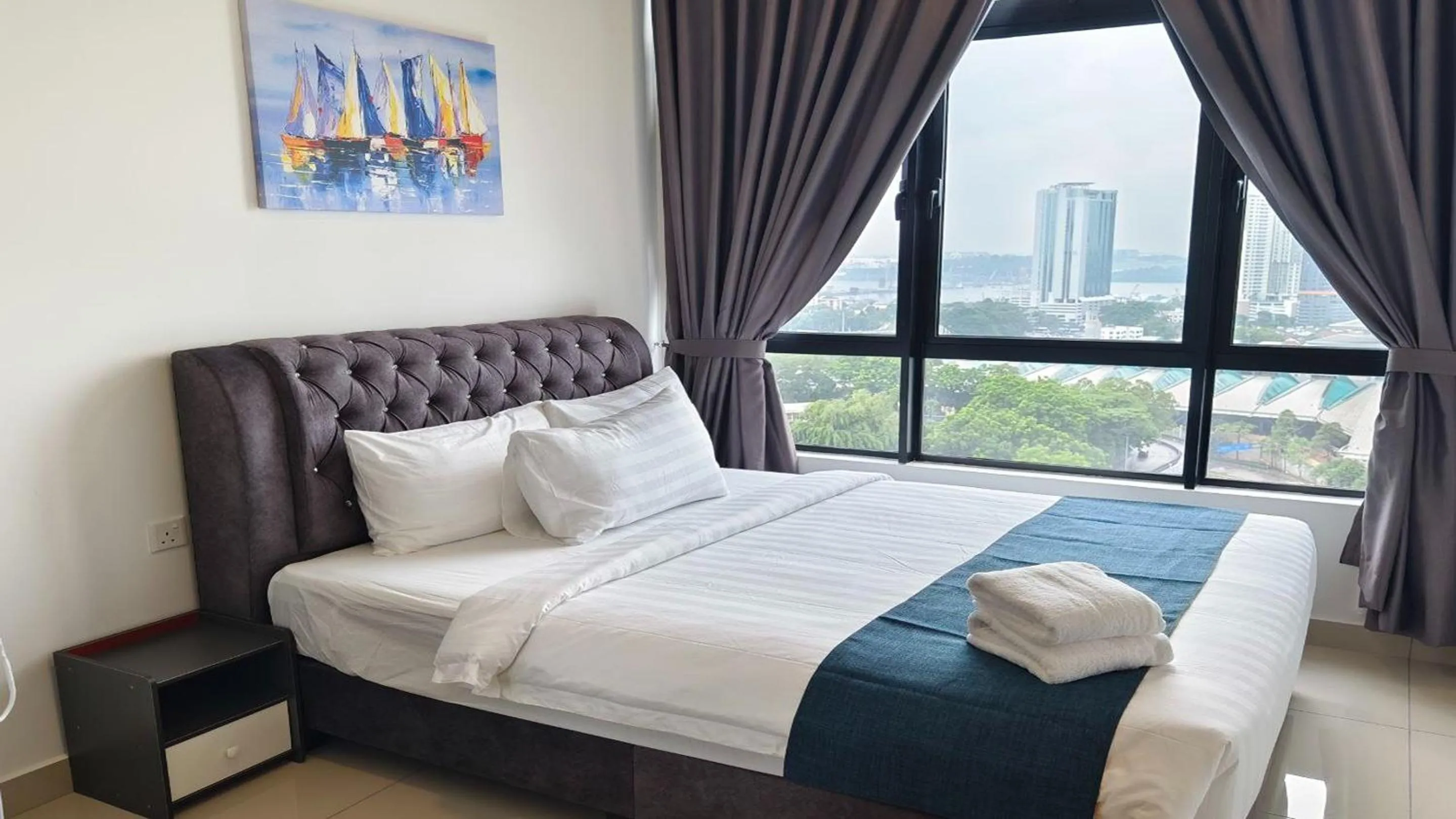 Photo of the whole room, Bed in Twin Tower Johor Bahru by Glex