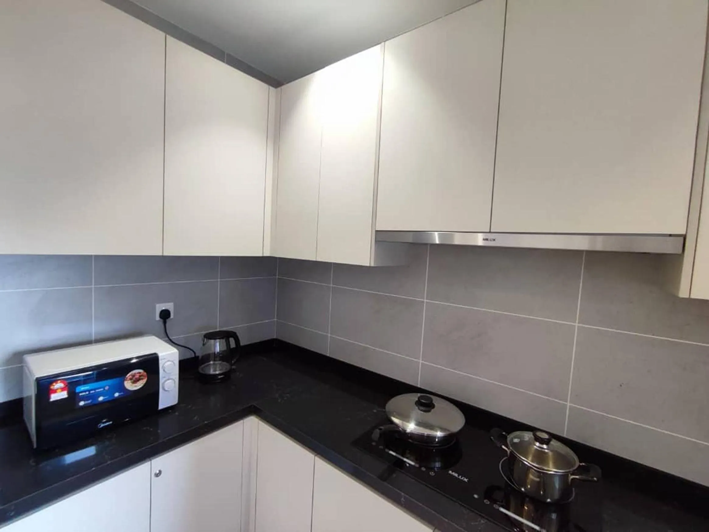 Kitchen or kitchenette in Twin Tower Johor Bahru by Glex