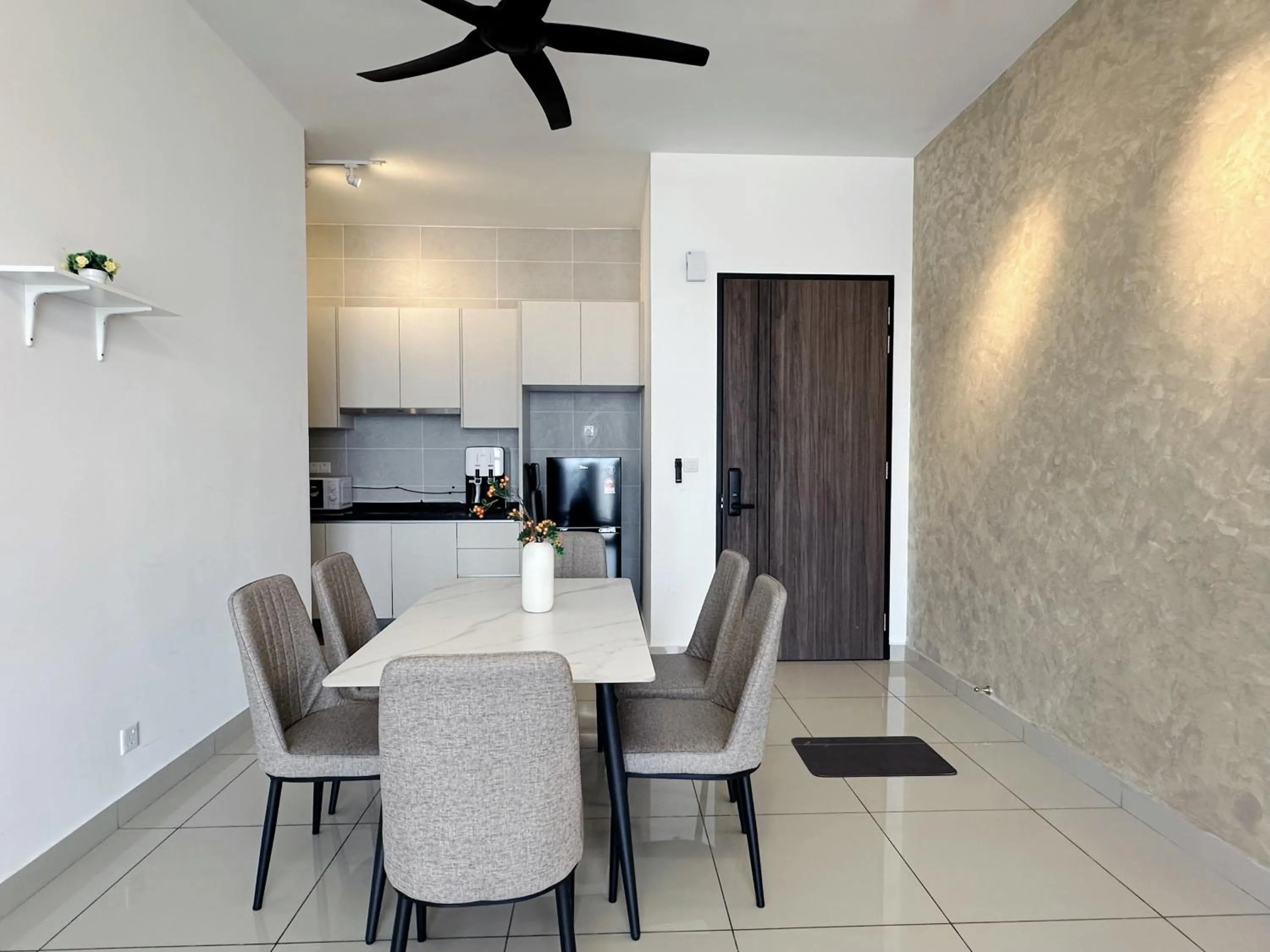 Living room in Twin Tower Johor Bahru by Glex