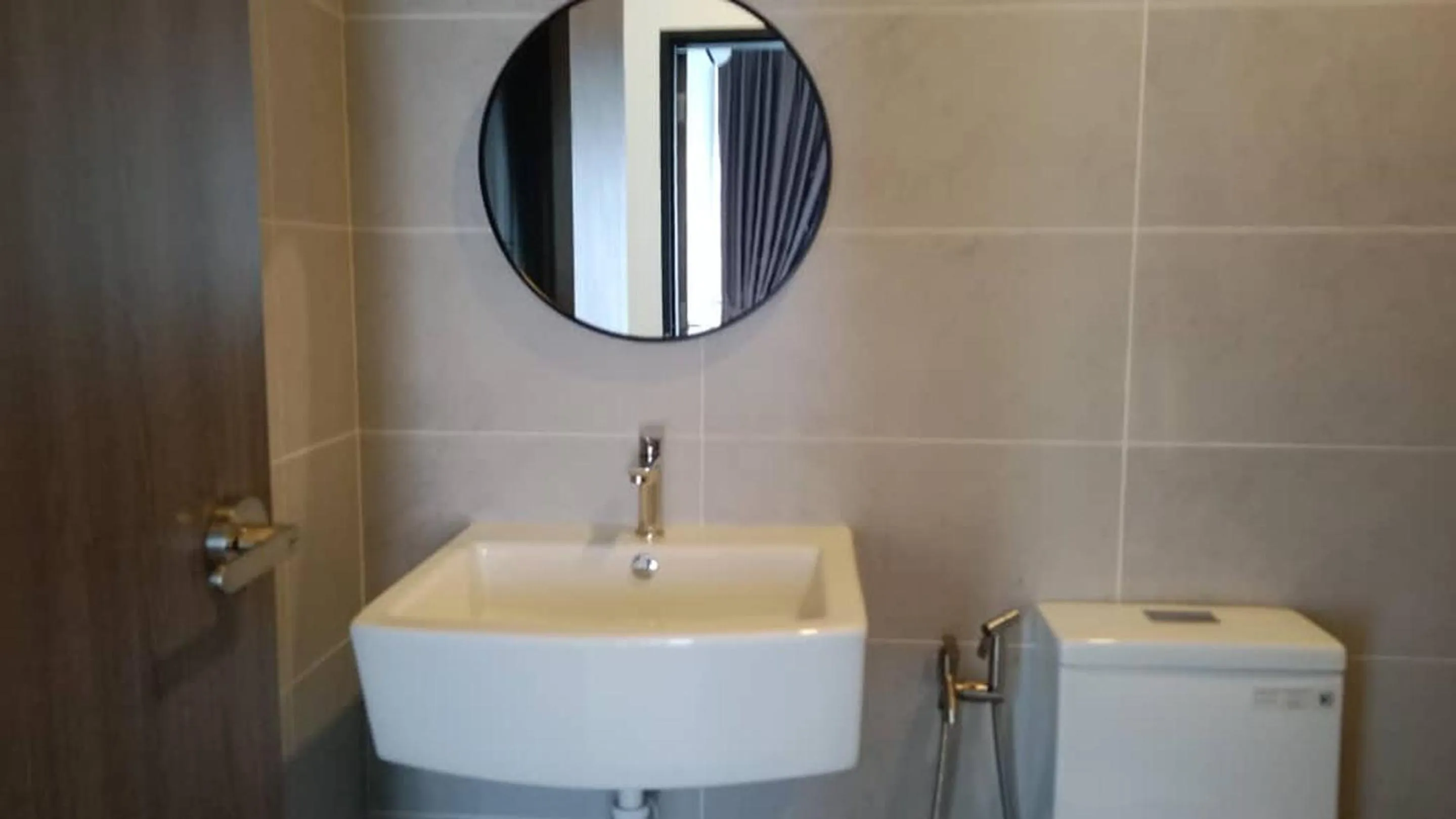 Bathroom in Twin Tower Johor Bahru by Glex