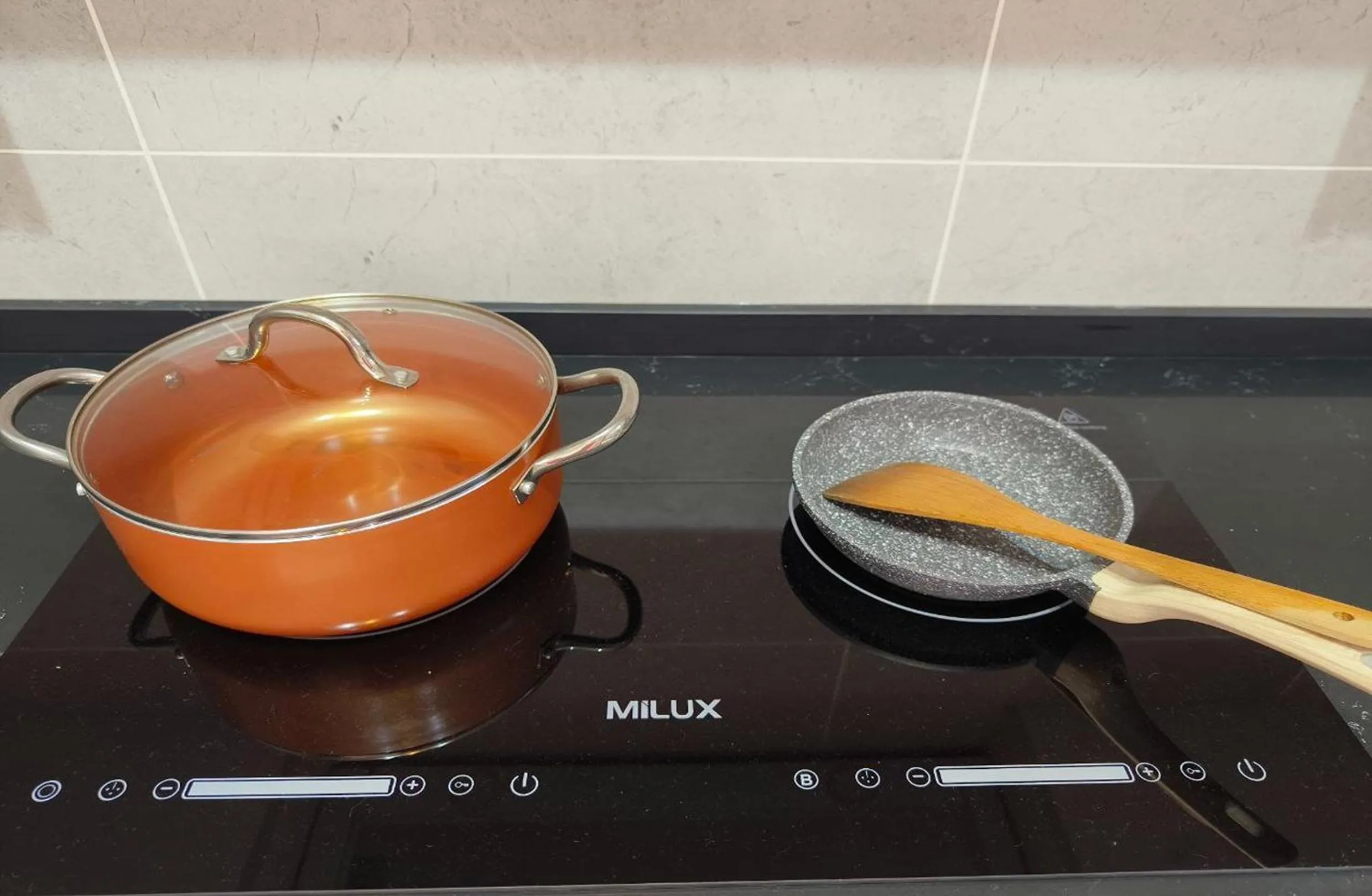 Kitchen or kitchenette in Twin Tower Johor Bahru by Glex