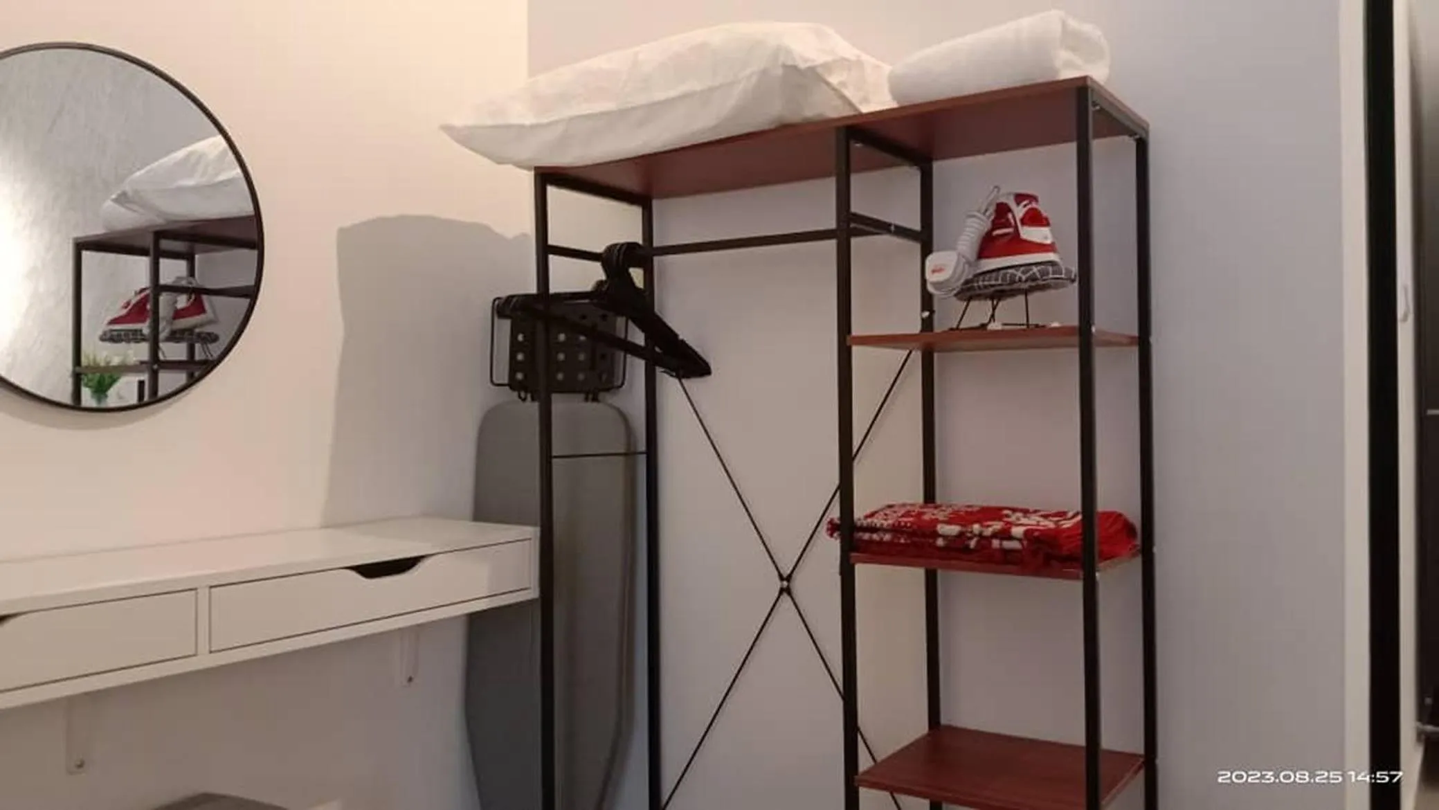 wardrobe in Twin Tower Johor Bahru by Glex