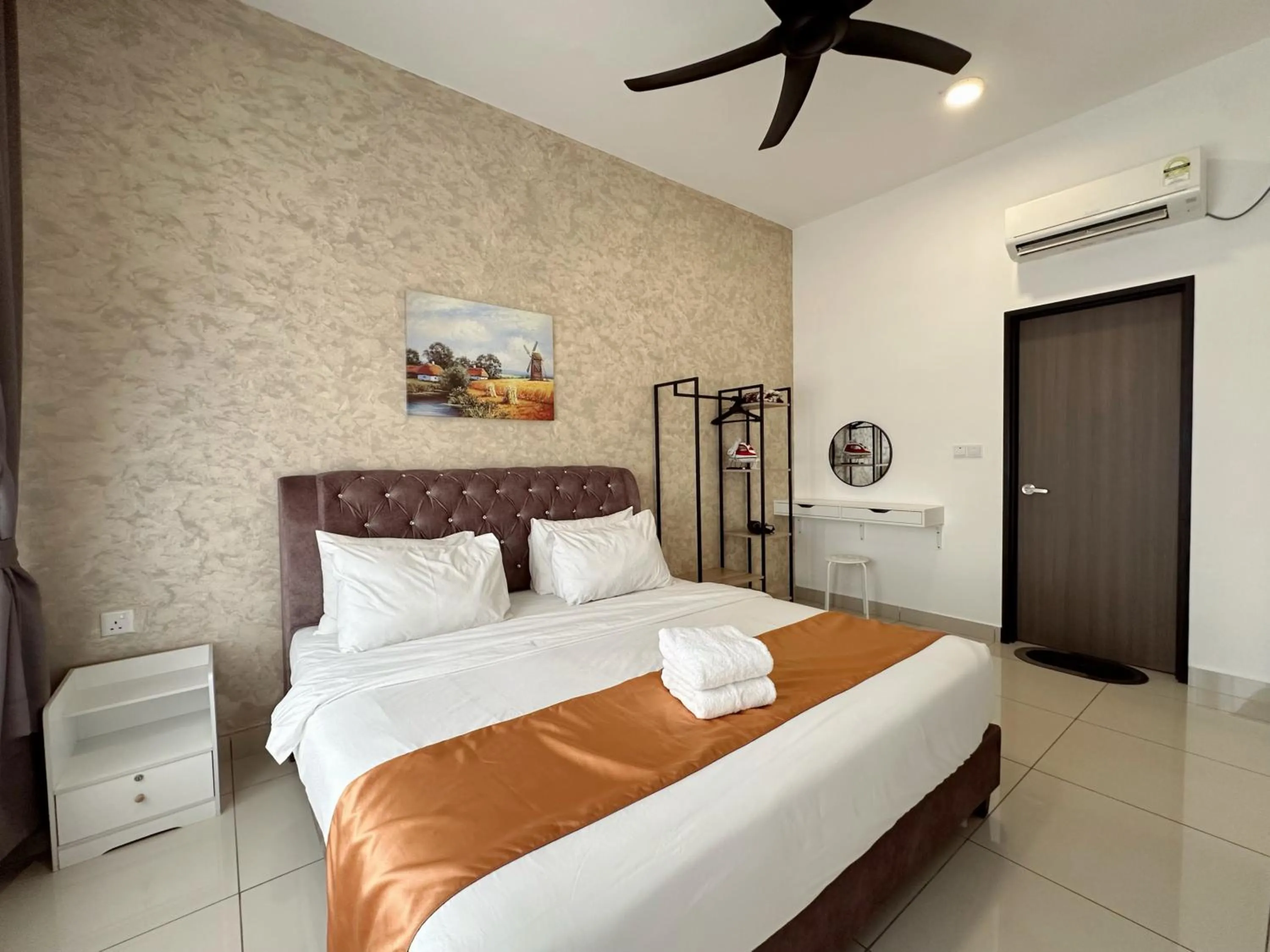 Bed in Twin Tower Johor Bahru by Glex