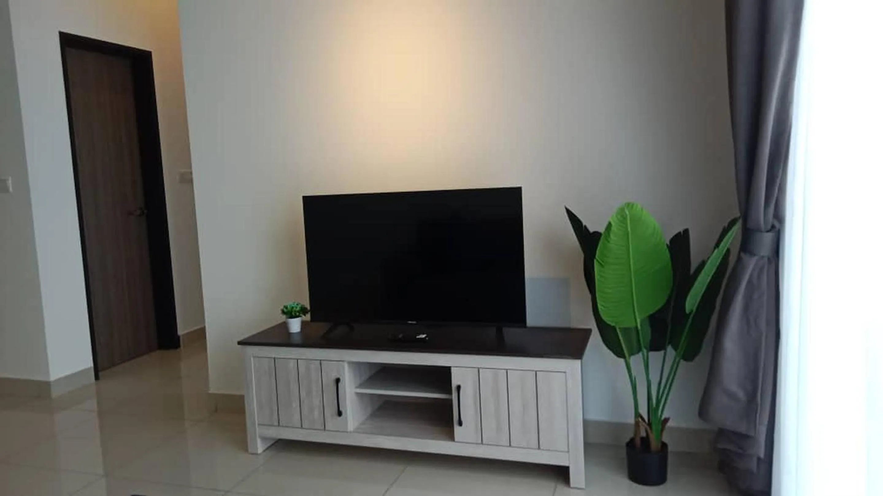 Evening entertainment in Twin Tower Johor Bahru by Glex