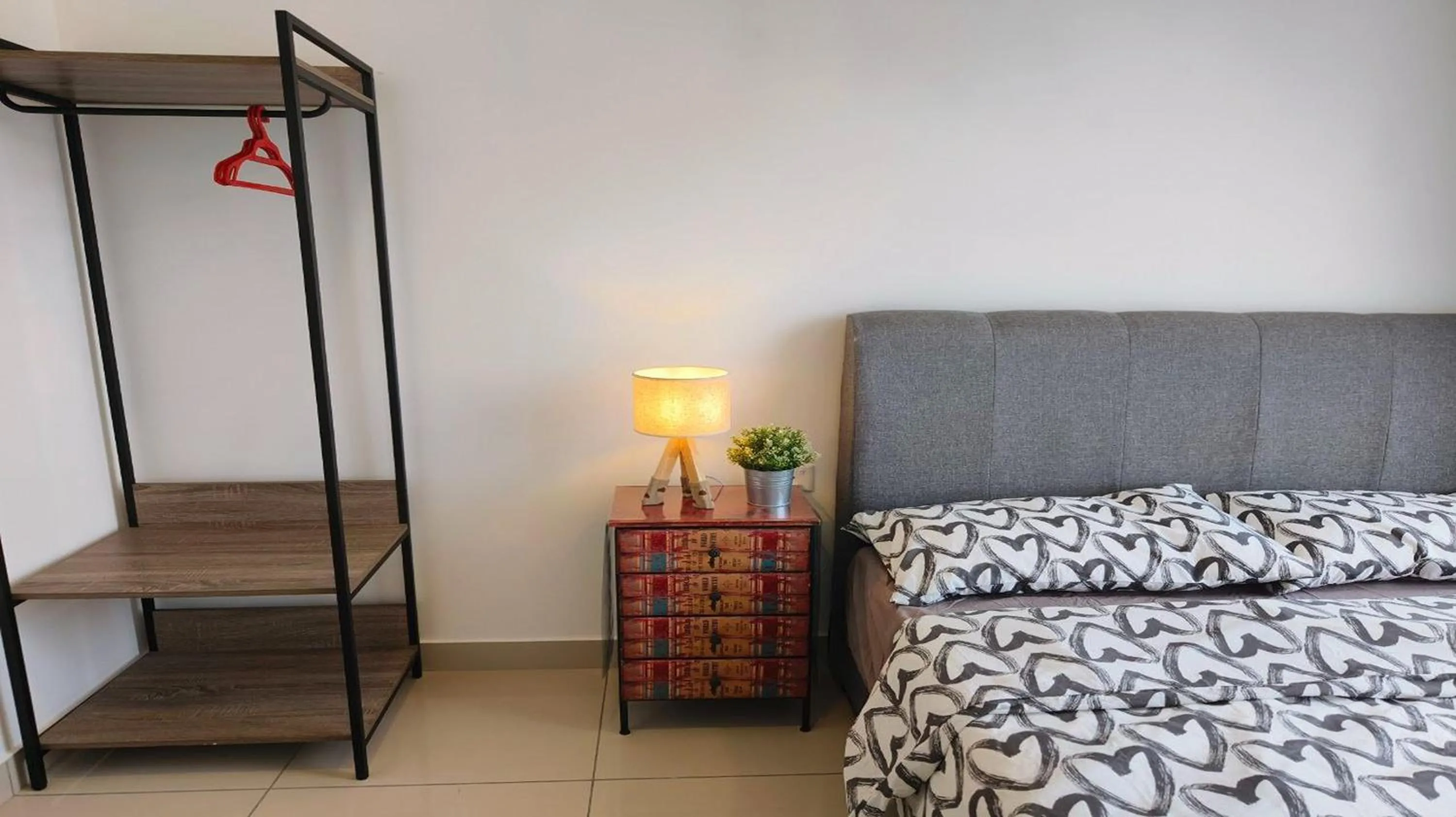 Photo of the whole room, Bed in Twin Tower Johor Bahru by Glex