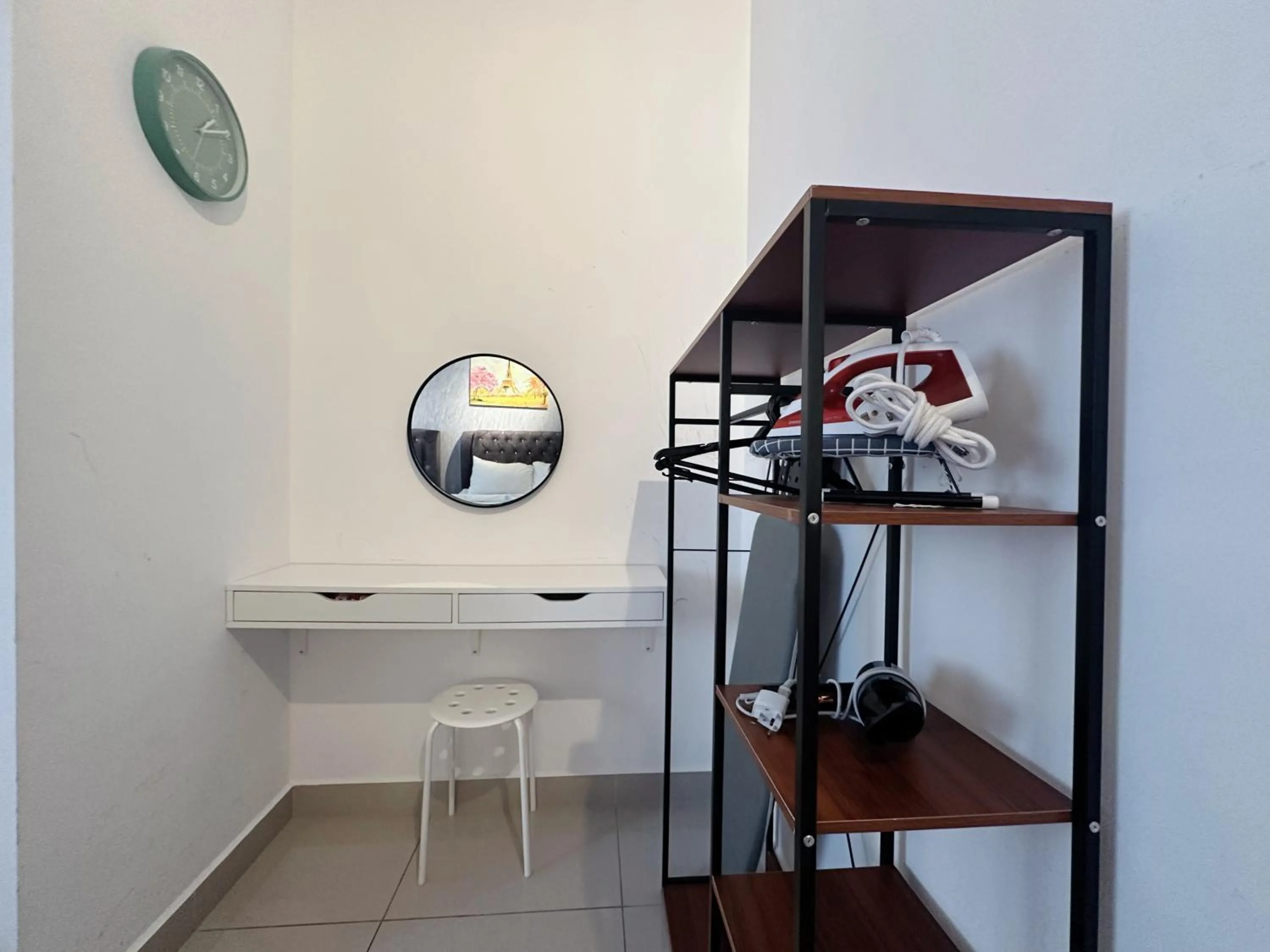 flat iron, Bed in Twin Tower Johor Bahru by Glex