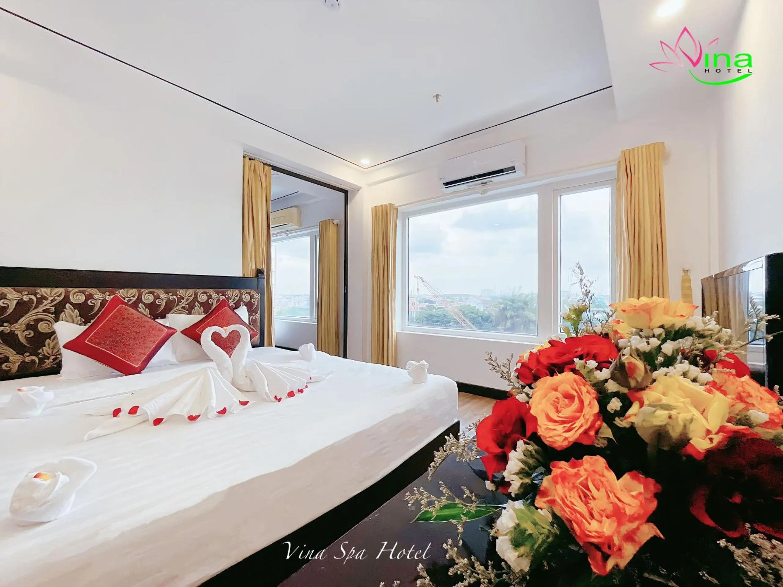 Bed in Vina Hotel Hue