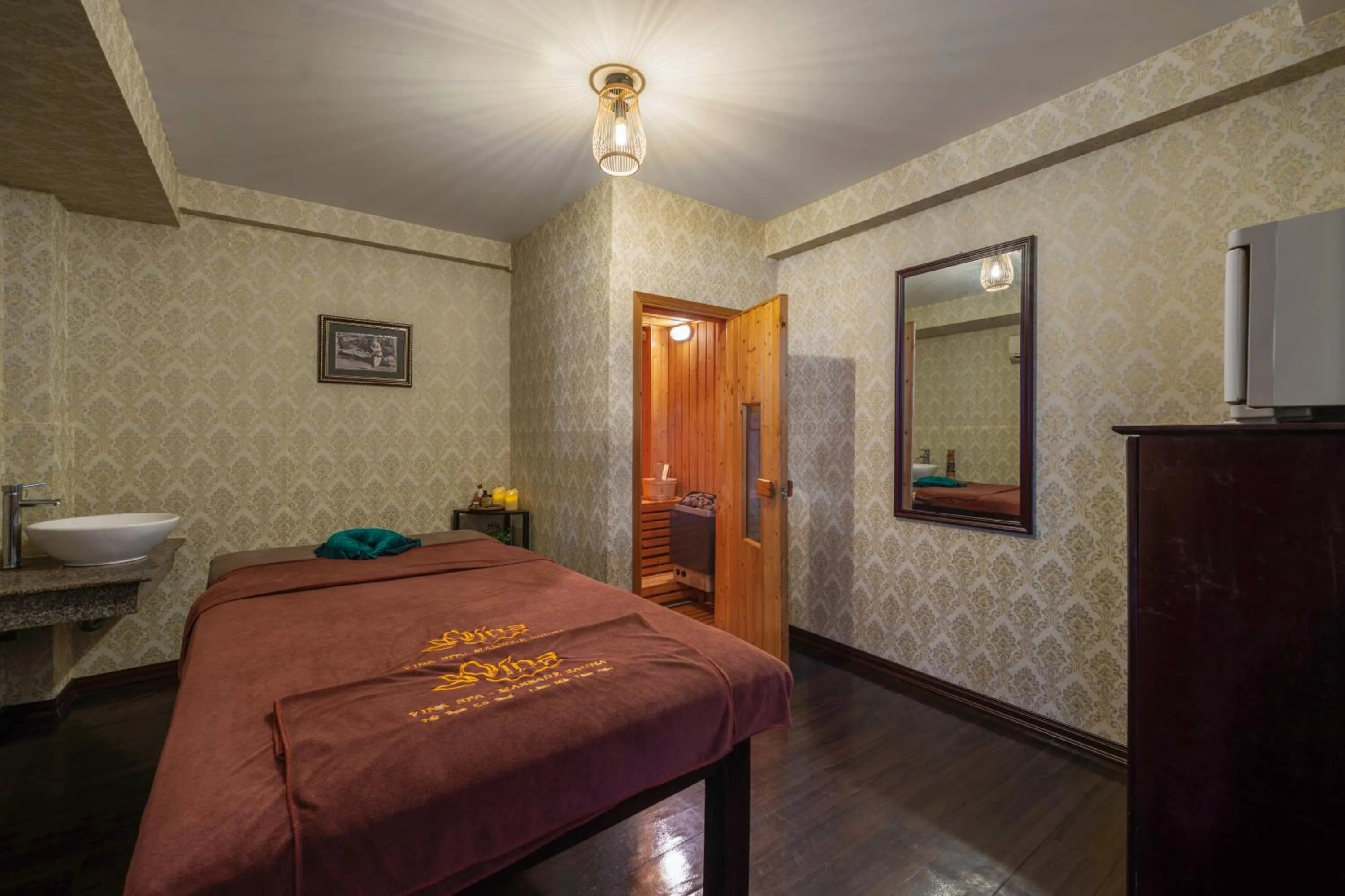 Bed in Vina Hotel Hue