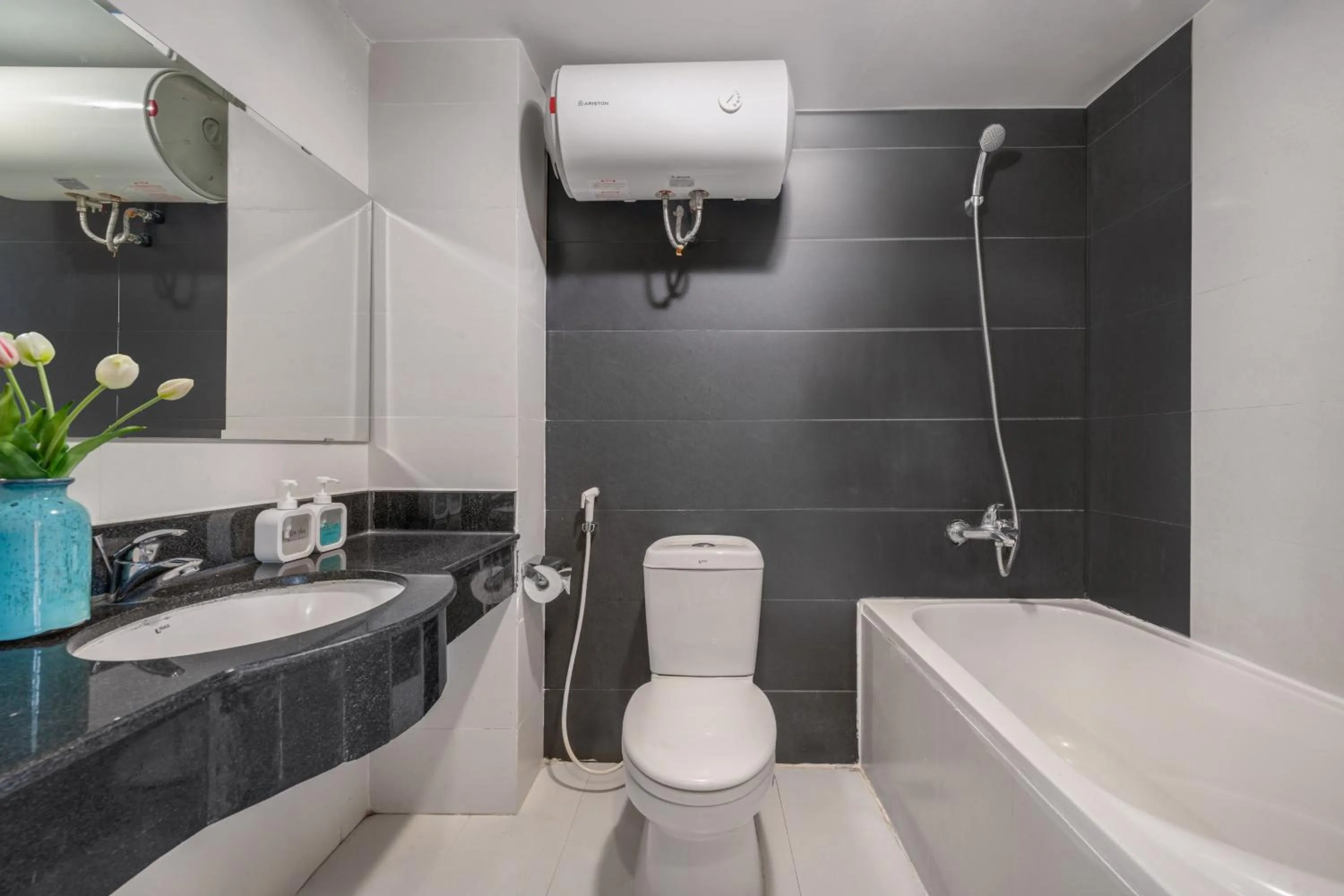 Shower in Vina Hotel Hue