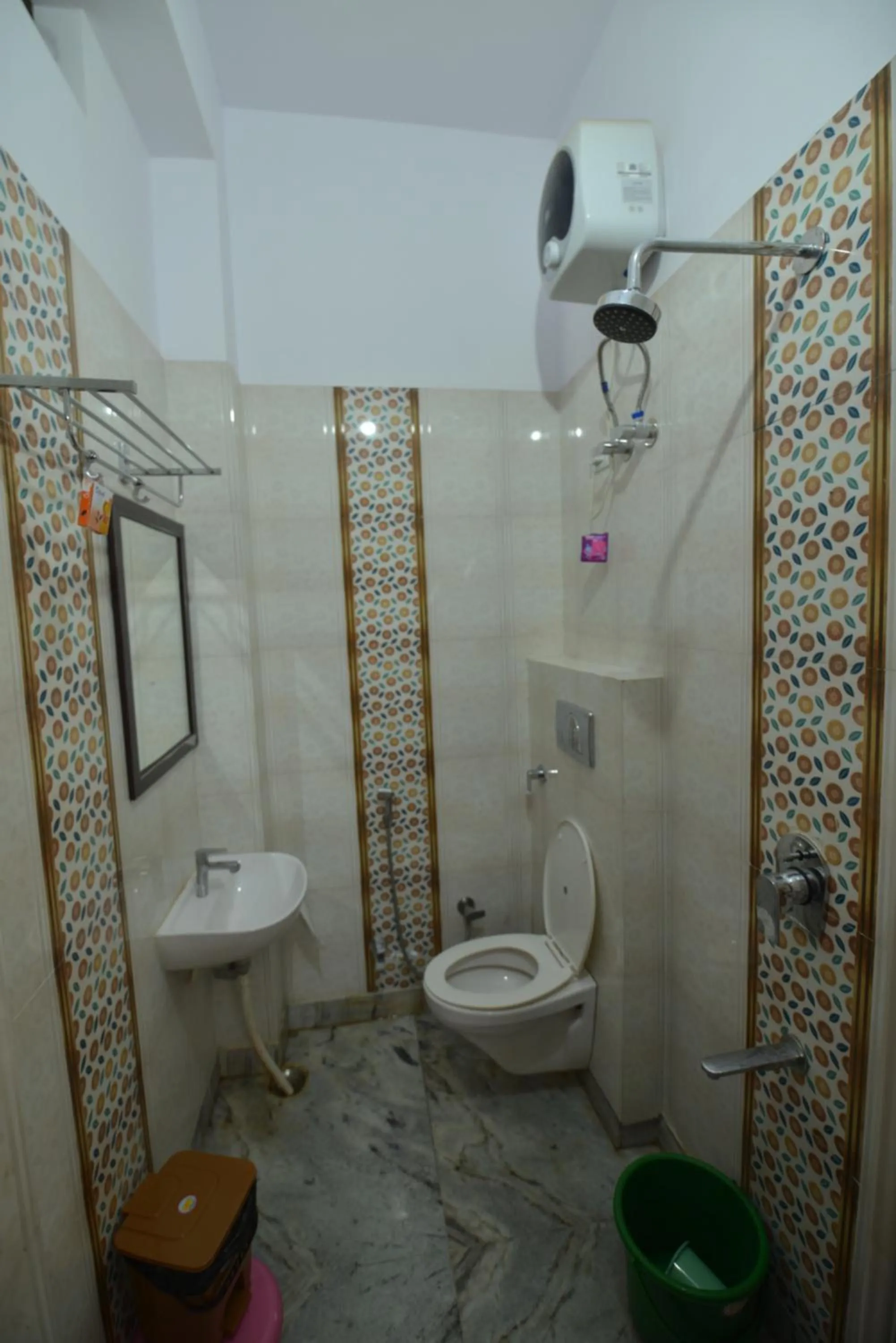 Shower in Hotel Bawarri Haveli