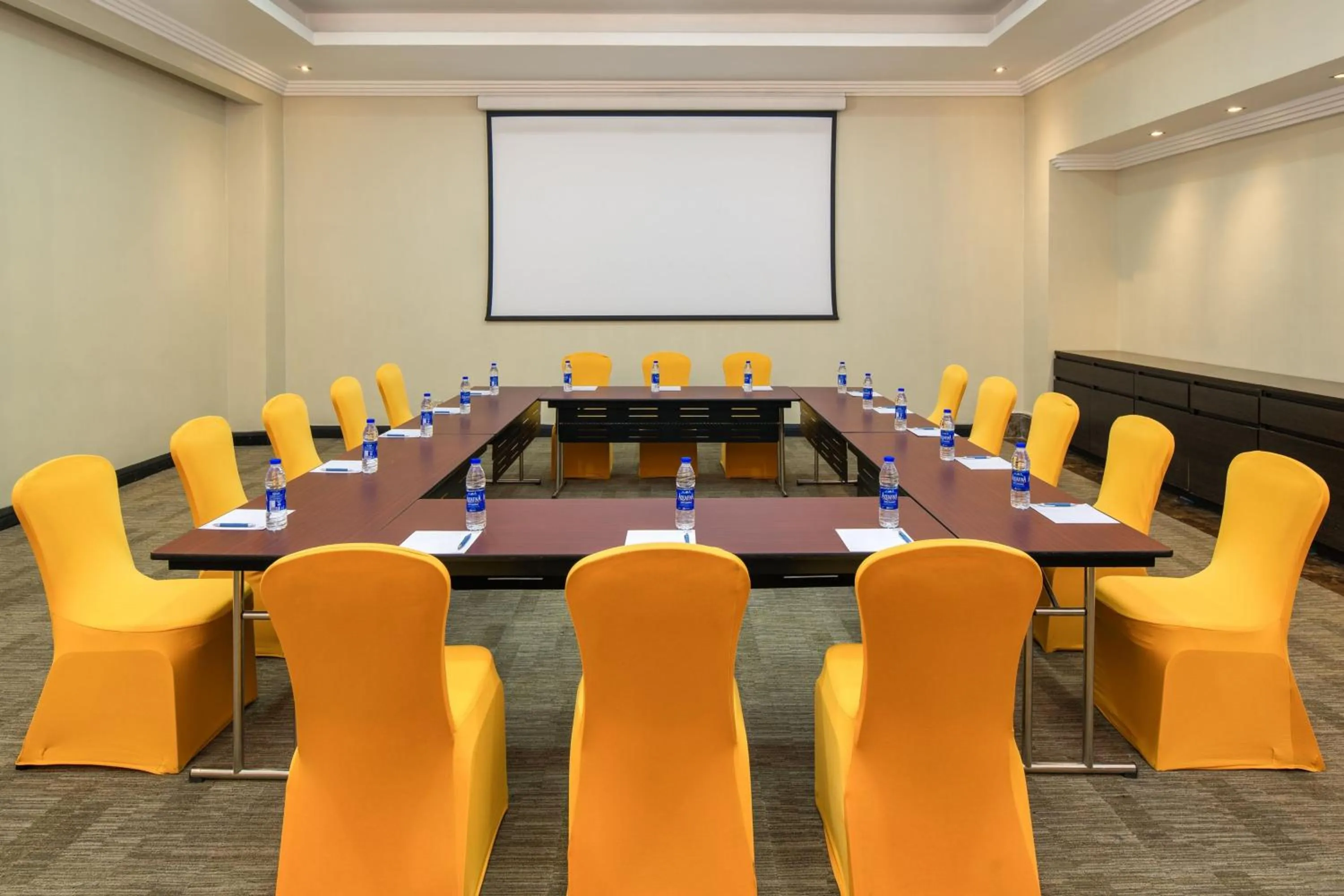 Meeting/conference room in Four Points by Sheraton Lagos