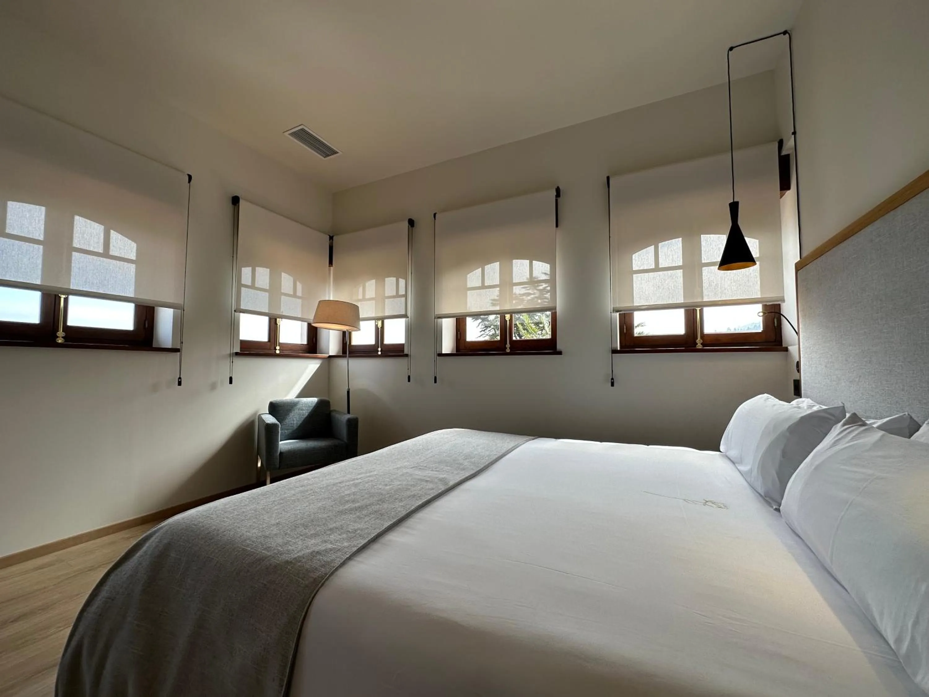 Photo of the whole room, Bed in Hotel El Rosal de Cudillero