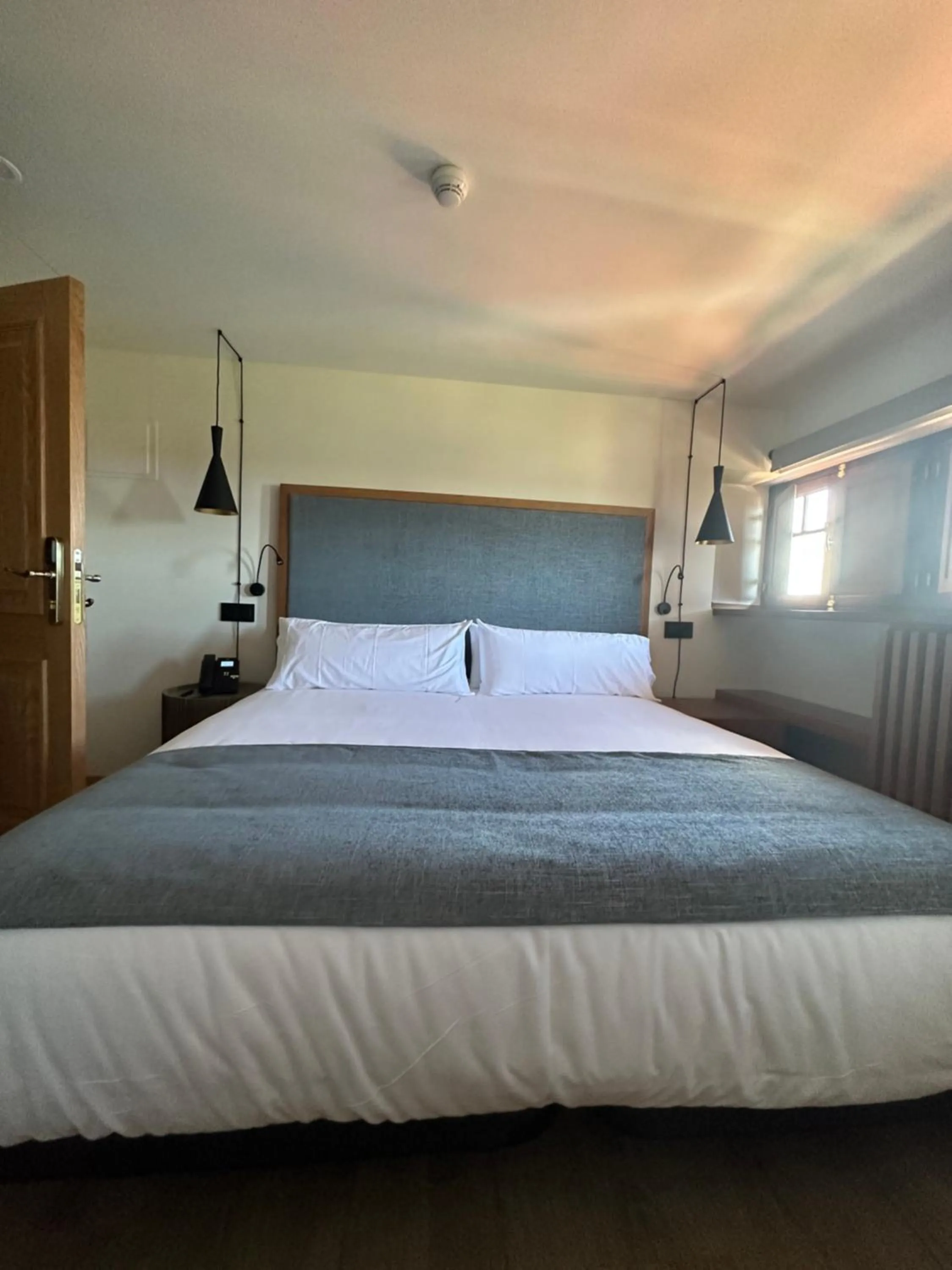 Photo of the whole room, Bed in Hotel El Rosal de Cudillero