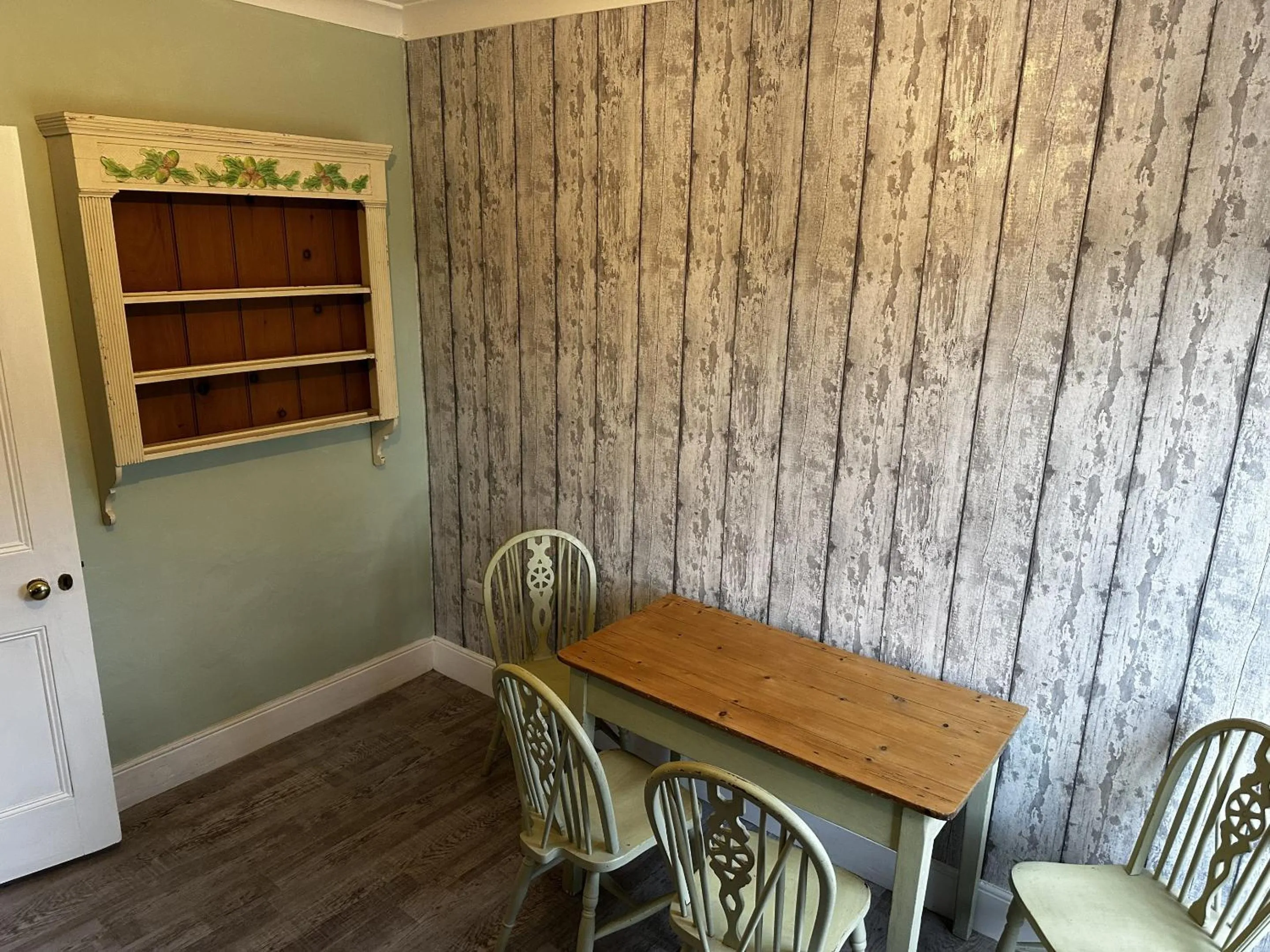 Kitchen or kitchenette in The Dove Inn