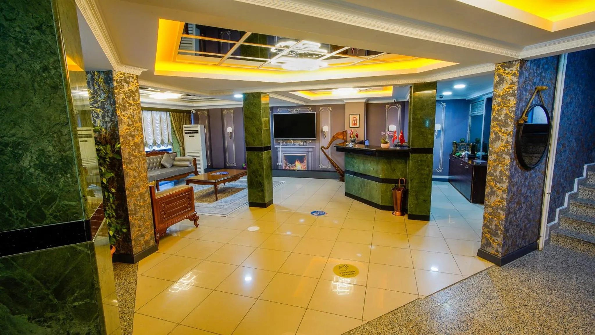 TV and multimedia in Gardan Hotel