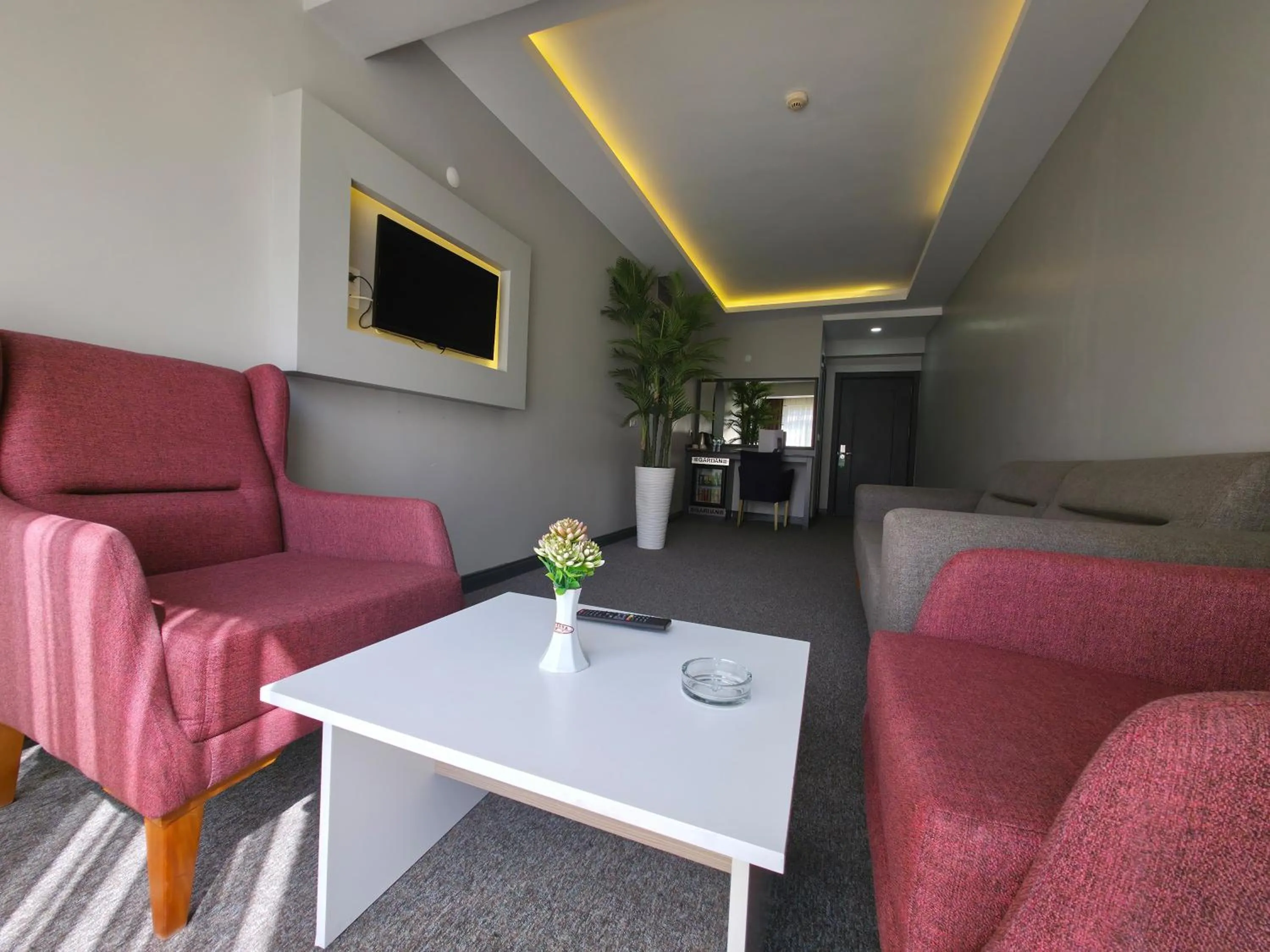 Dining area in Gardan Hotel