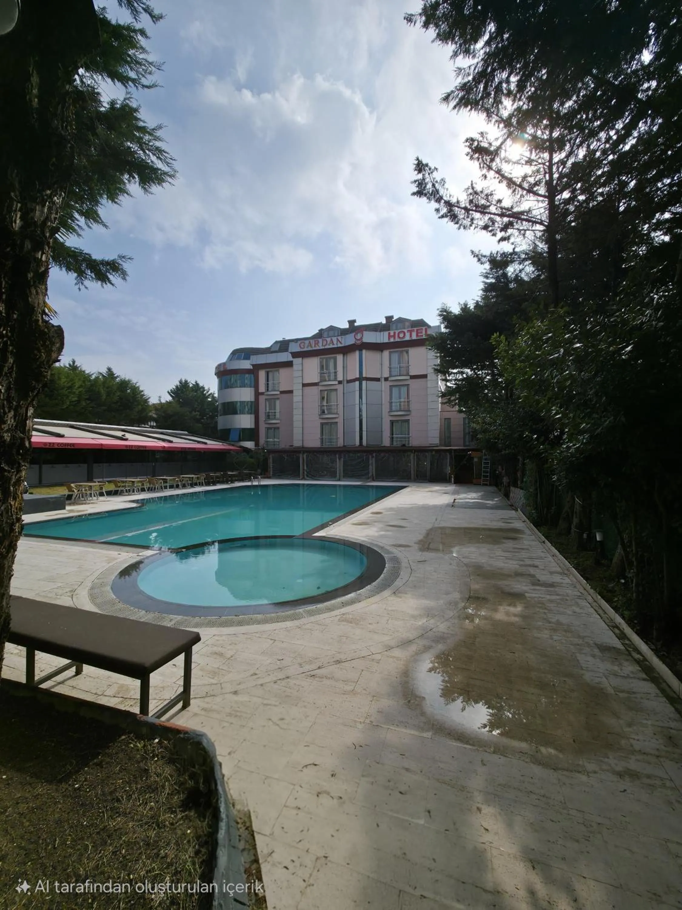 Swimming pool in Gardan Hotel