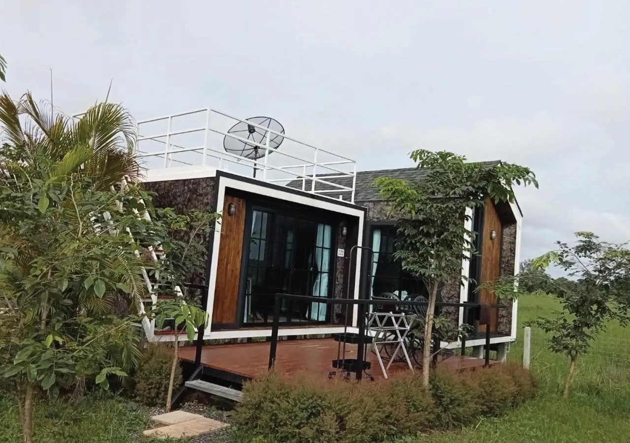 Property building in Hi Creek Resort