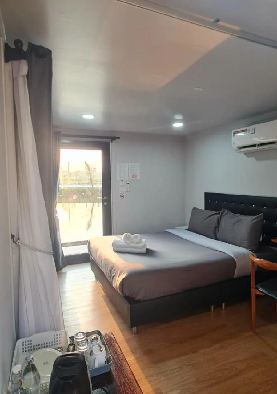 Bed in Hi Creek Resort